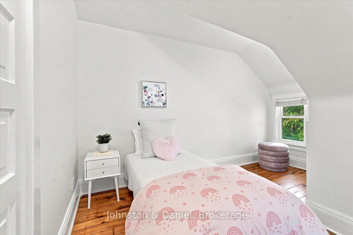 Photo 32 of 16 Barton Avenue, Toronto, The Annex — HOMEH