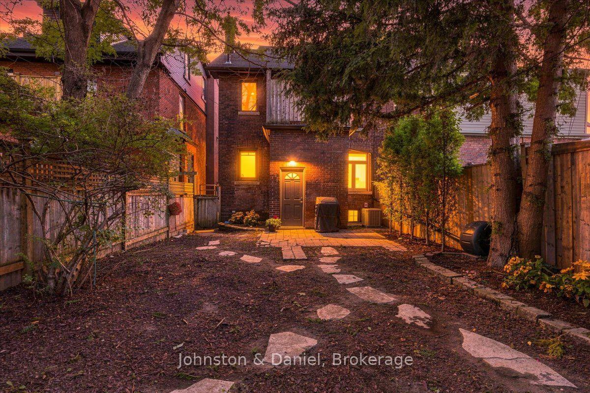 Photo 39 of 16 Barton Avenue, Toronto, The Annex — HOMEH