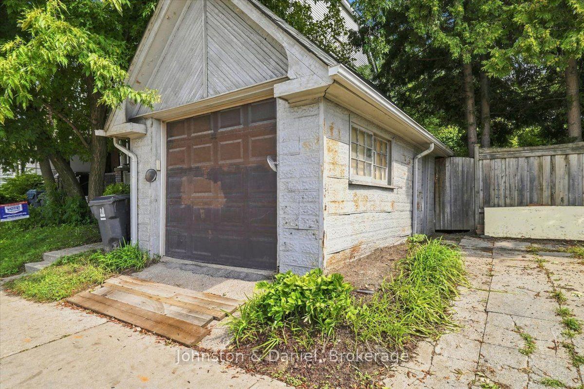Photo 40 of 16 Barton Avenue, Toronto, The Annex — HOMEH