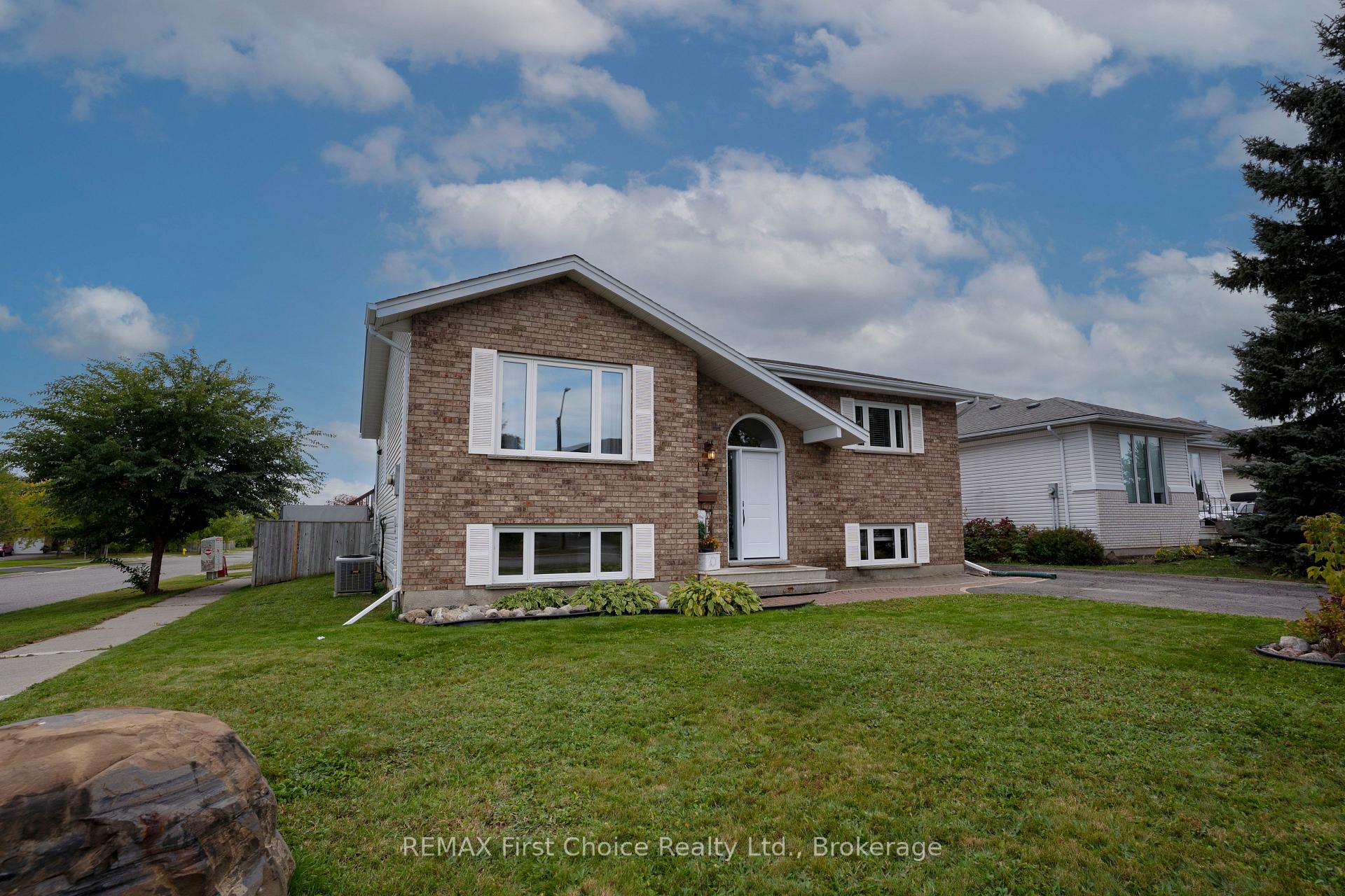 Photo 4 of 177 Flamingo Drive, Thunder Bay, River Terrace — HOMEH