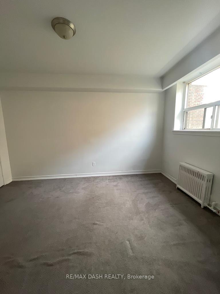 Photo 8 of Unit B1, 50 Neptune Drive, Toronto, Englemount-Lawrence — HOMEH