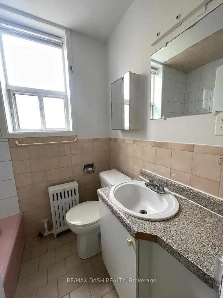 Photo 10 of Unit B1, 50 Neptune Drive, Toronto, Englemount-Lawrence — HOMEH