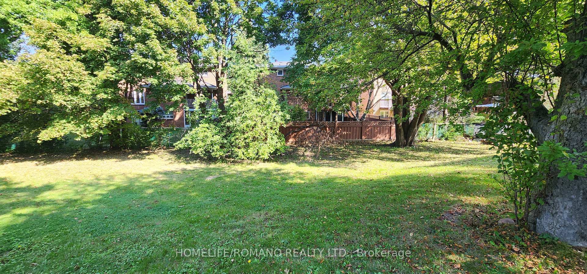 Photo 8 of 14 Threadneedle Crescent, North York, Hillcrest Village — HOMEH