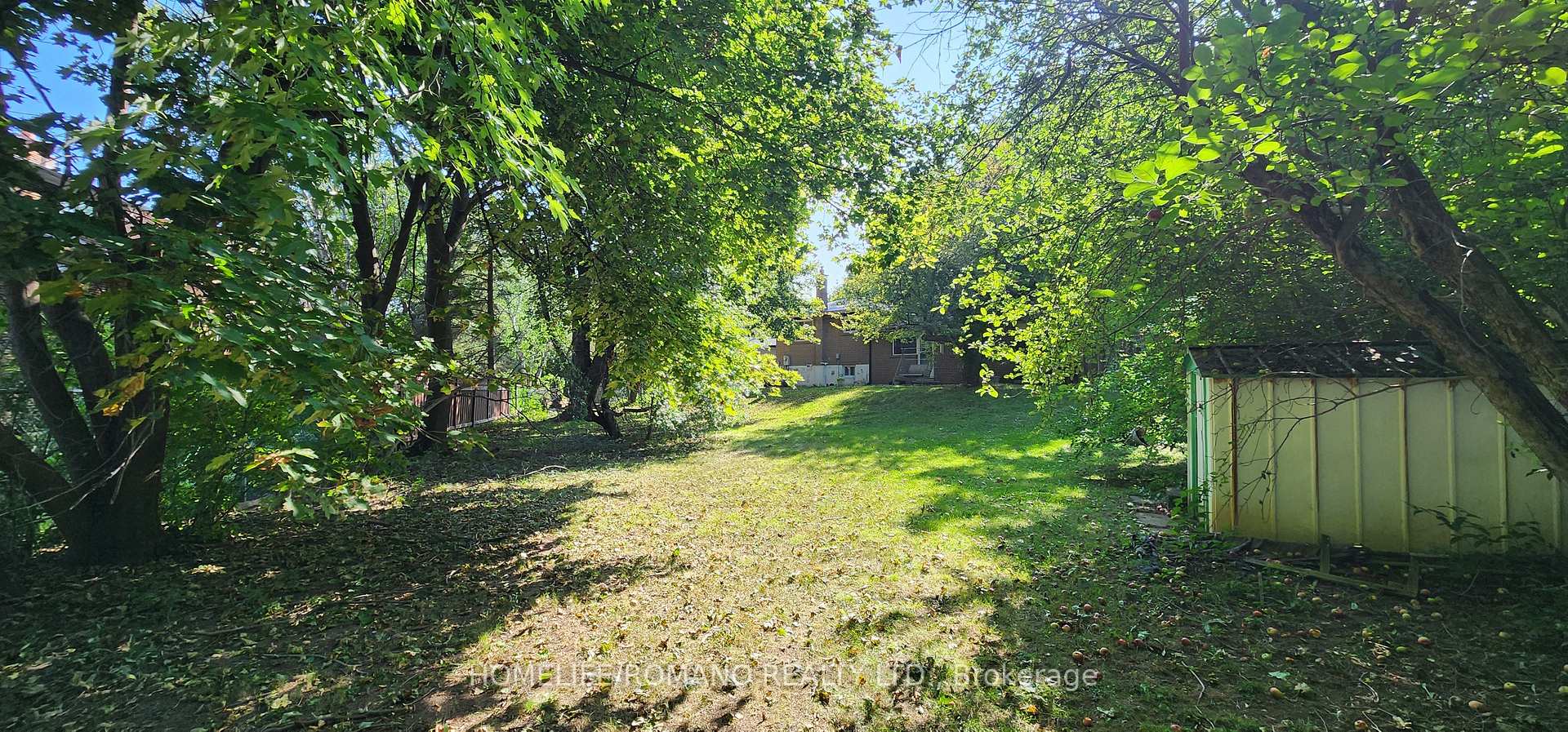 Photo 9 of 14 Threadneedle Crescent, North York, Hillcrest Village — HOMEH