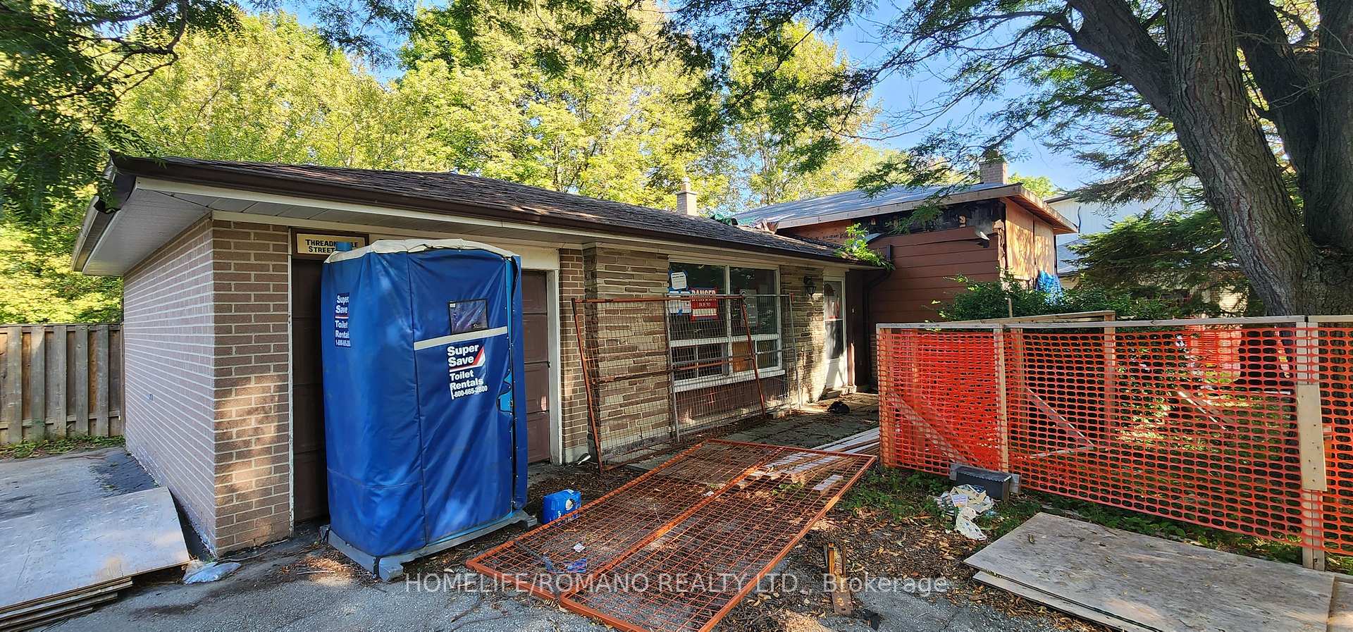 Photo 10 of 14 Threadneedle Crescent, North York, Hillcrest Village — HOMEH