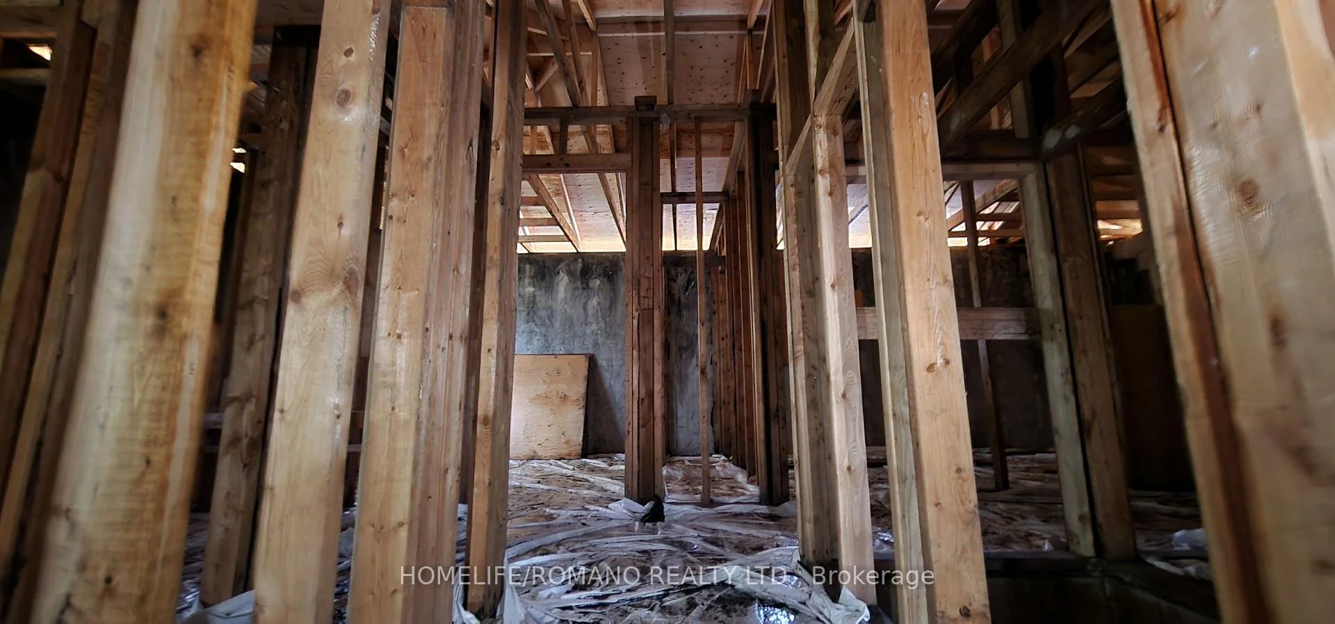 Photo 17 of 14 Threadneedle Crescent, North York, Hillcrest Village — HOMEH