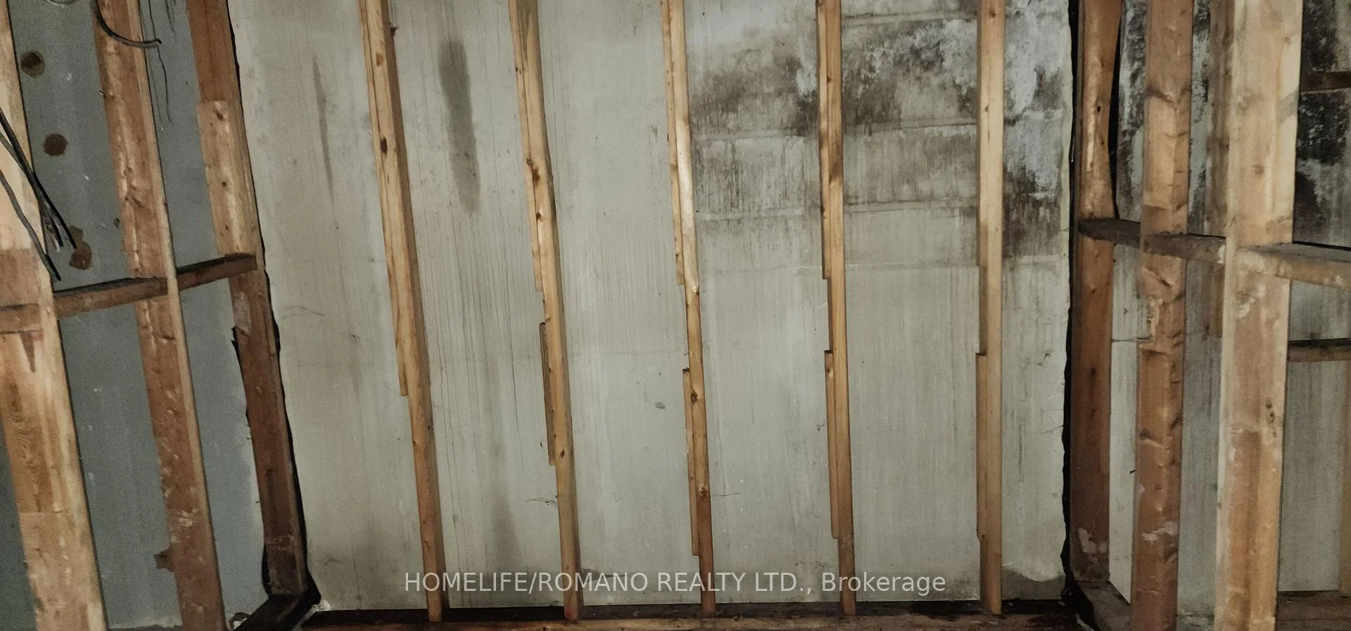 Photo 29 of 14 Threadneedle Crescent, North York, Hillcrest Village — HOMEH