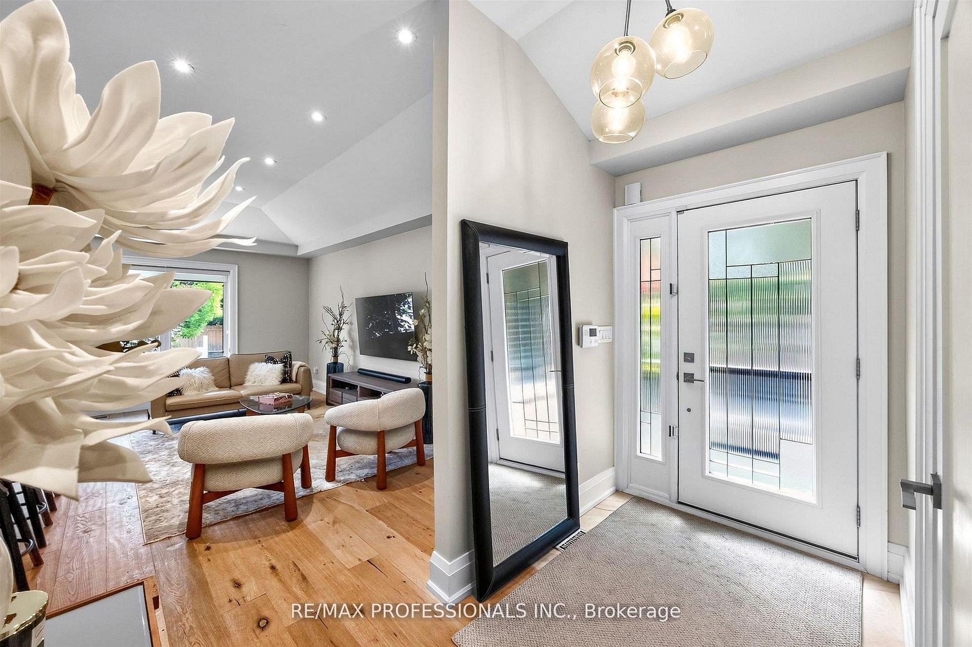 Photo 7 of 57 Merrygale Crescent, Etobicoke, Eringate-Centennial-West Deane — HOMEH