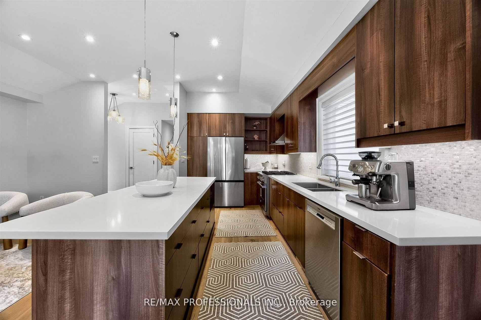 Photo 12 of 57 Merrygale Crescent, Etobicoke, Eringate-Centennial-West Deane — HOMEH