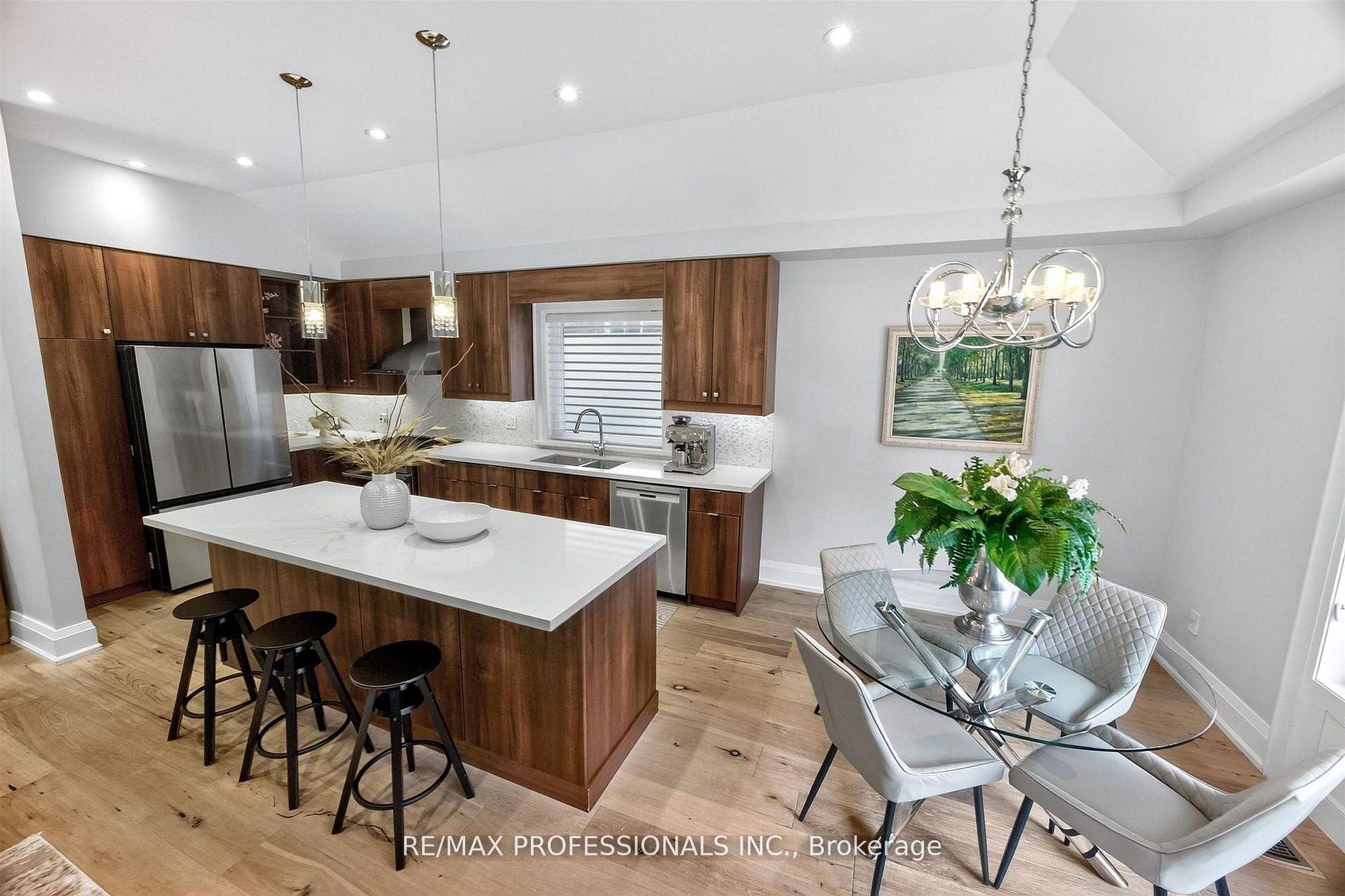 Photo 14 of 57 Merrygale Crescent, Etobicoke, Eringate-Centennial-West Deane — HOMEH