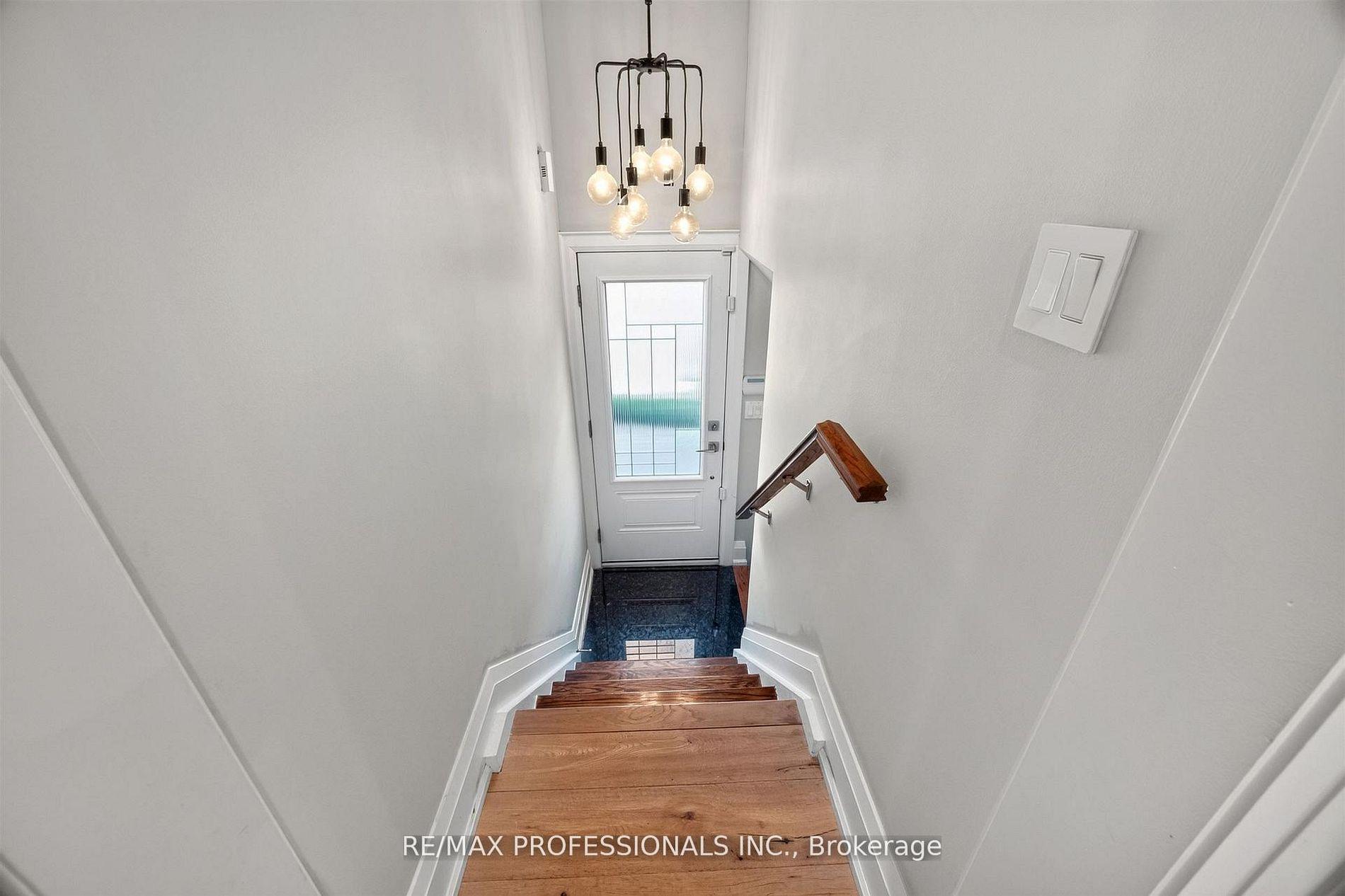 Photo 26 of 57 Merrygale Crescent, Etobicoke, Eringate-Centennial-West Deane — HOMEH