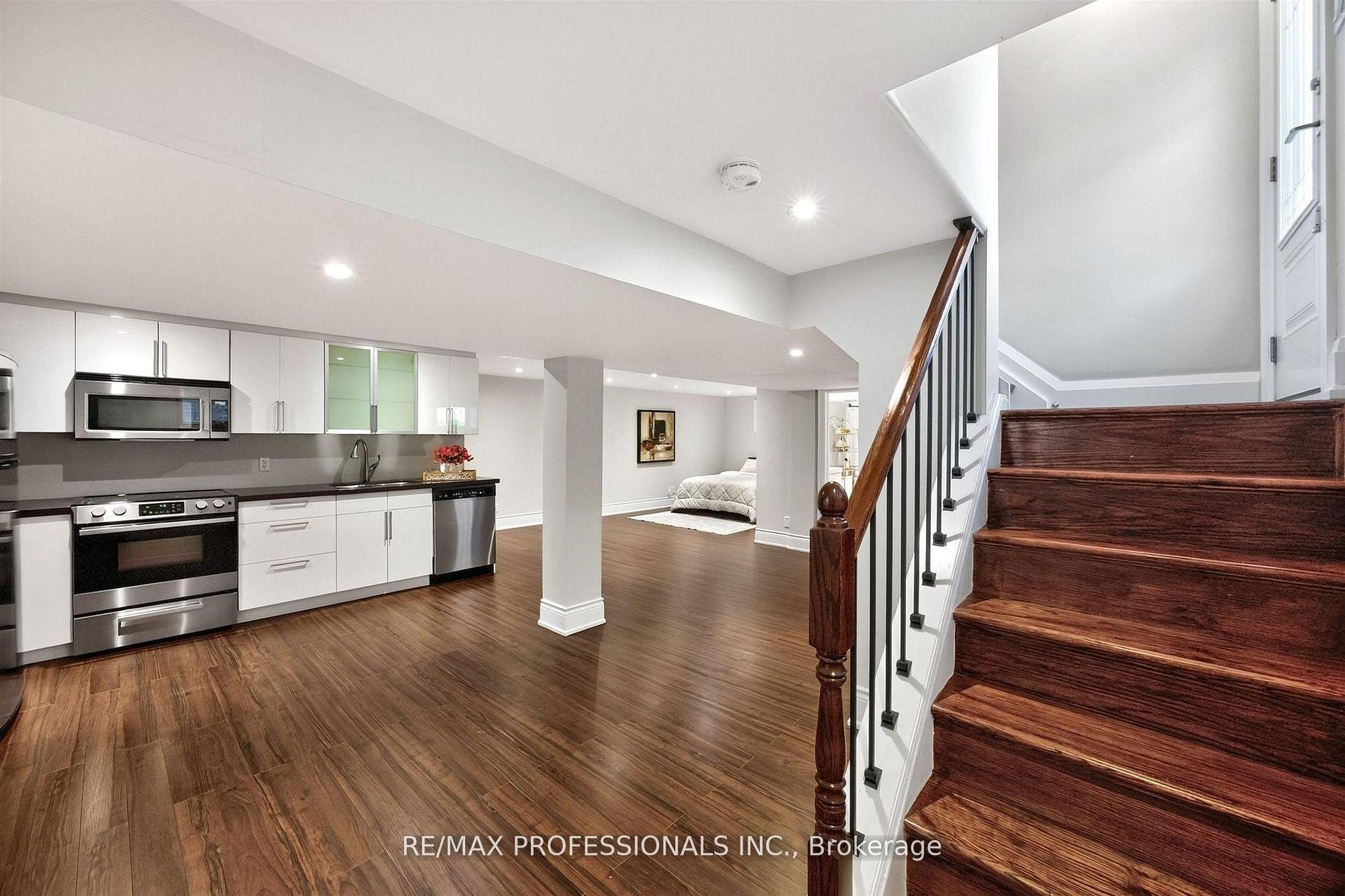 Photo 27 of 57 Merrygale Crescent, Etobicoke, Eringate-Centennial-West Deane — HOMEH