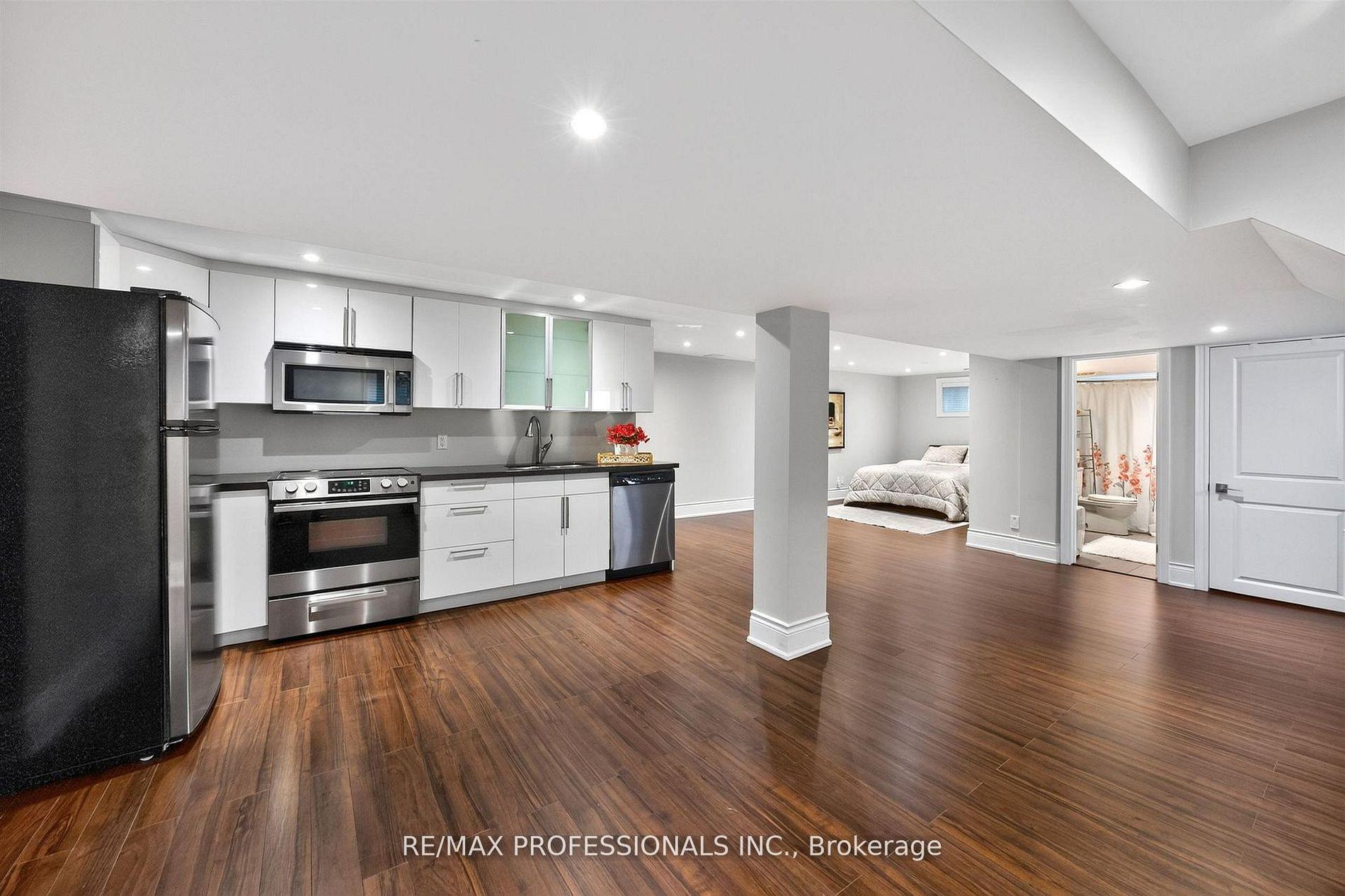 Photo 29 of 57 Merrygale Crescent, Etobicoke, Eringate-Centennial-West Deane — HOMEH