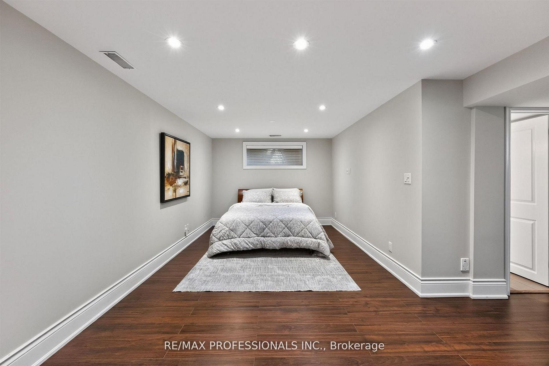 Photo 30 of 57 Merrygale Crescent, Etobicoke, Eringate-Centennial-West Deane — HOMEH