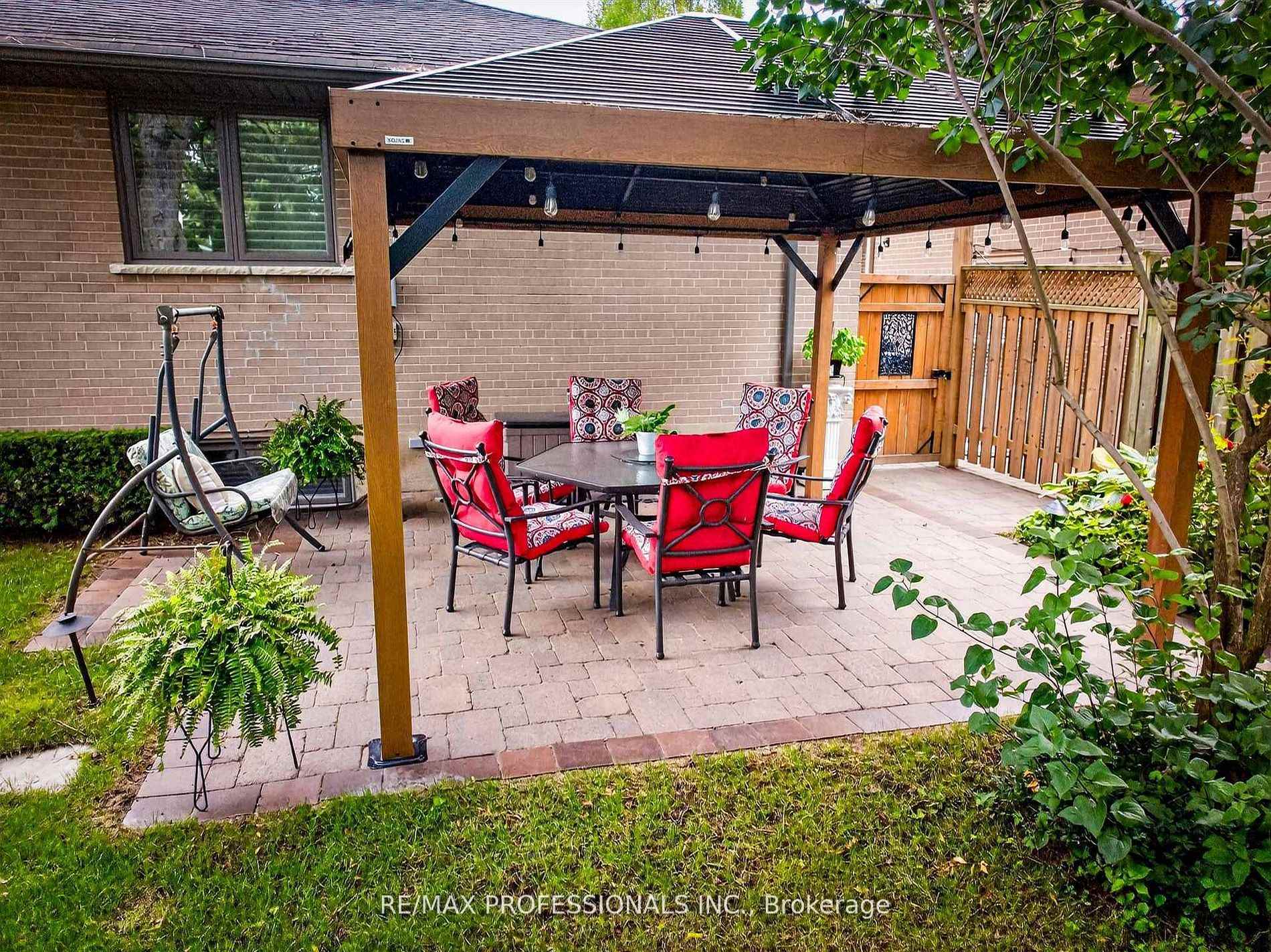 Photo 41 of 57 Merrygale Crescent, Etobicoke, Eringate-Centennial-West Deane — HOMEH