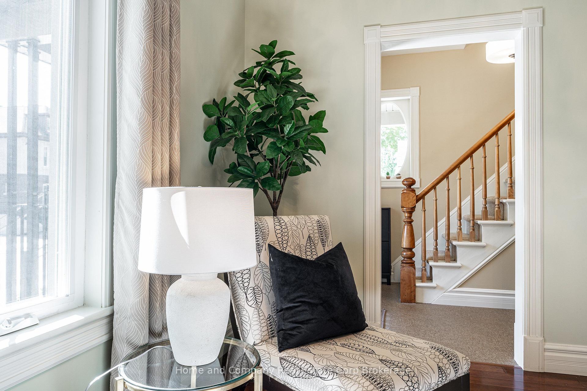 Photo 11 of 252 Albert Street, Stratford — HOMEH
