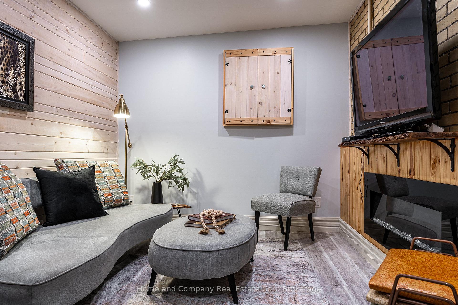 Photo 15 of 252 Albert Street, Stratford — HOMEH