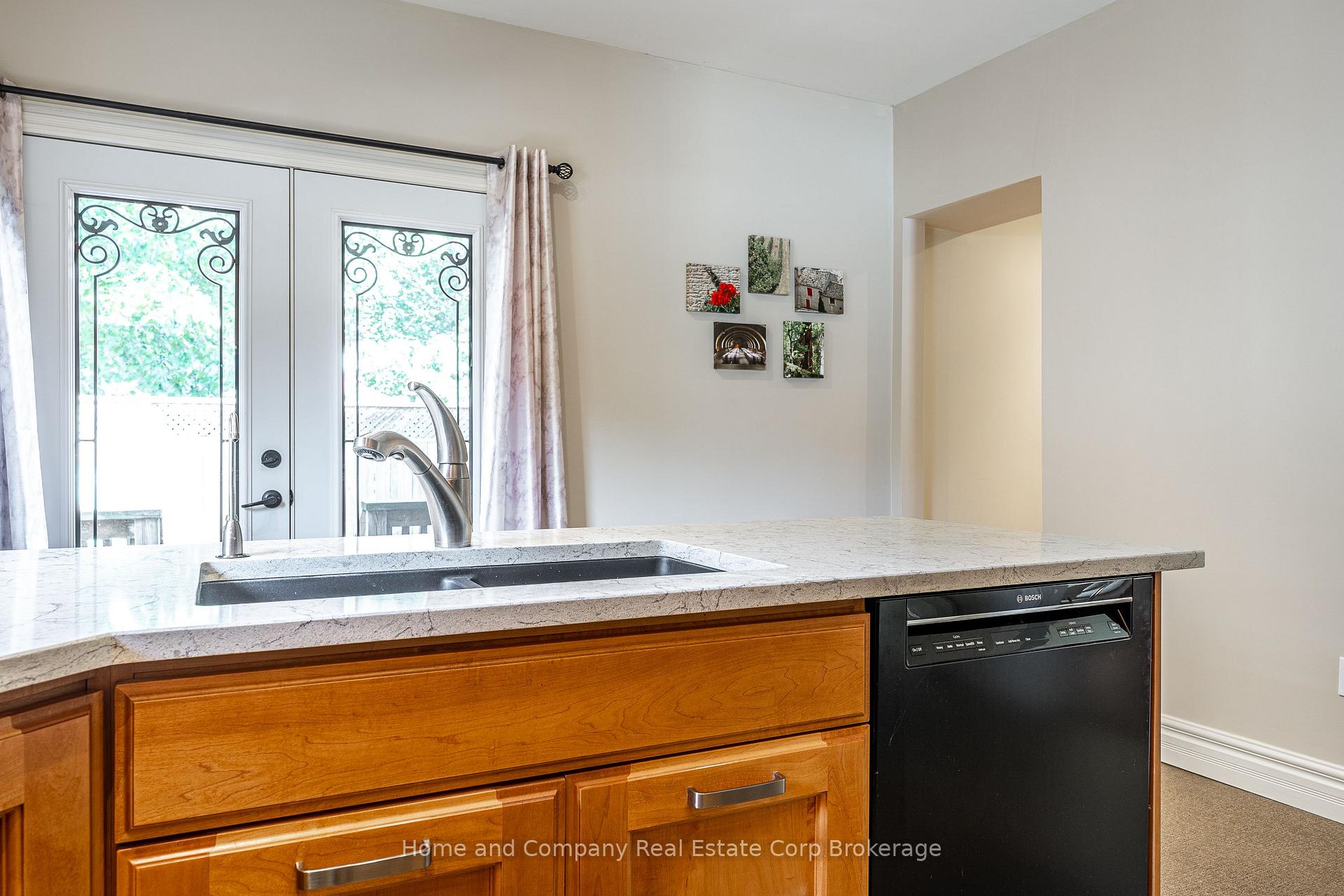 Photo 22 of 252 Albert Street, Stratford — HOMEH
