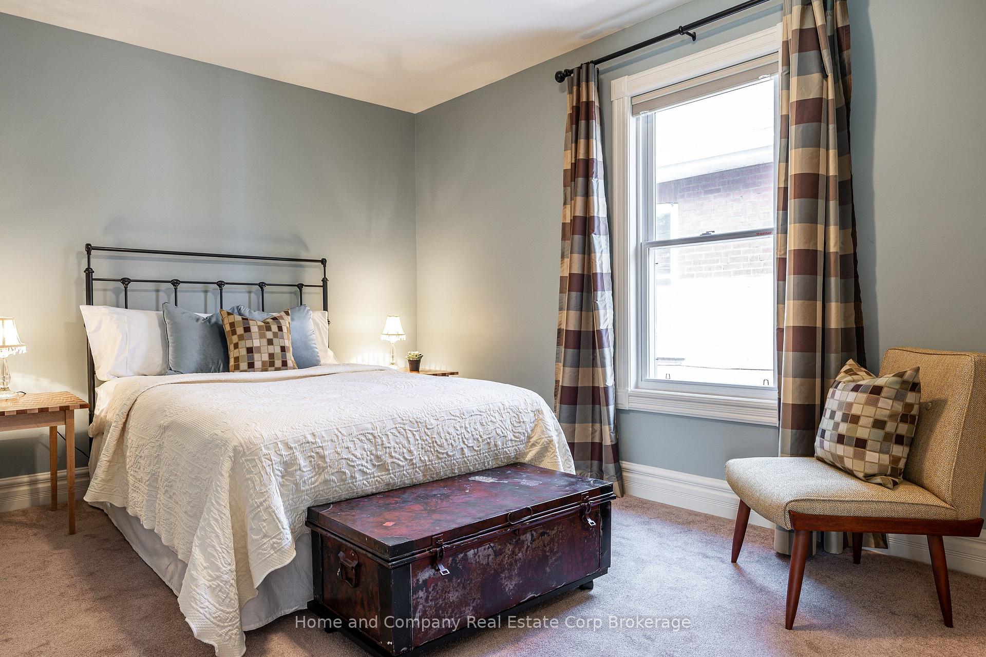 Photo 30 of 252 Albert Street, Stratford — HOMEH