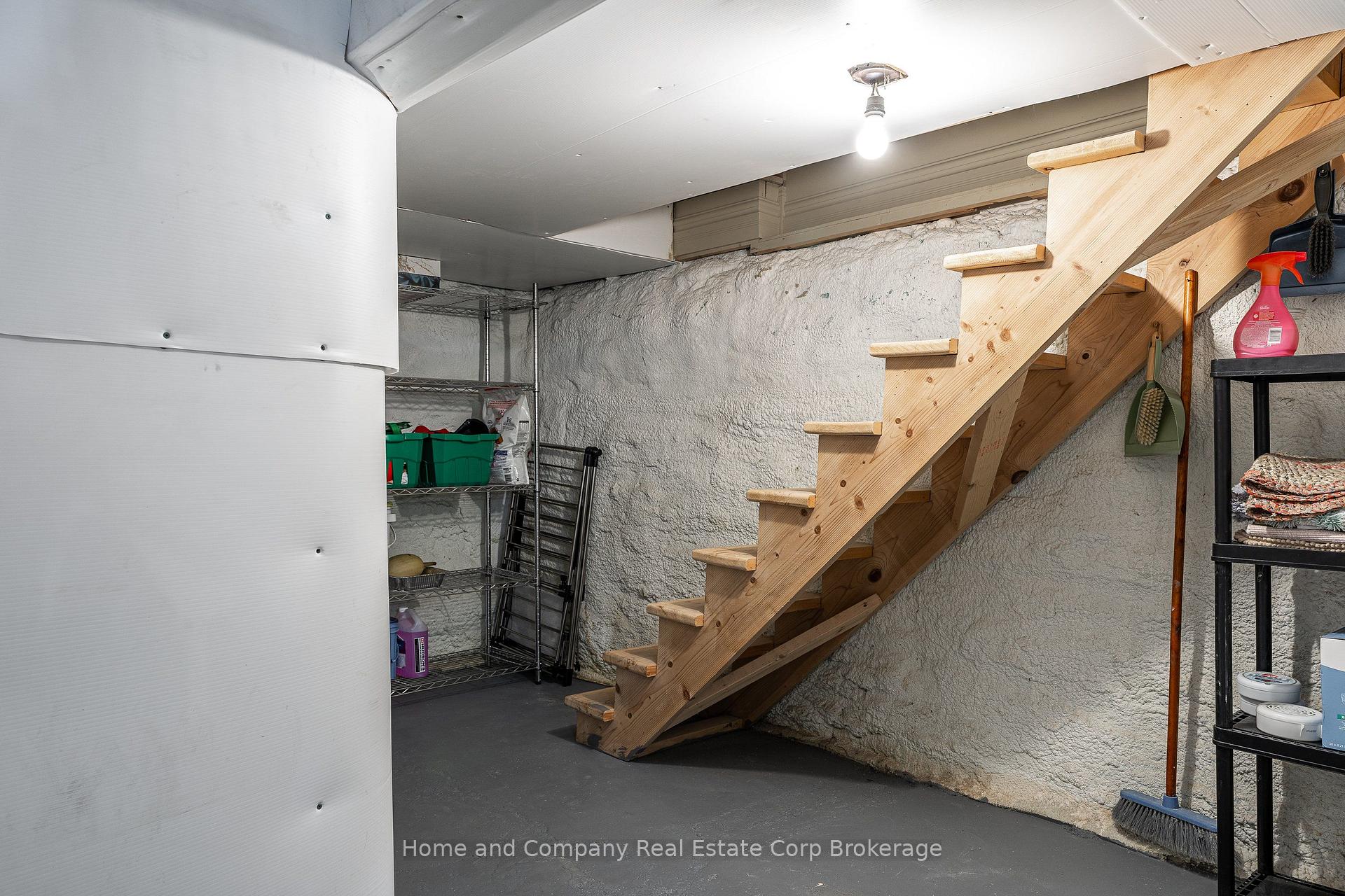 Photo 37 of 252 Albert Street, Stratford — HOMEH