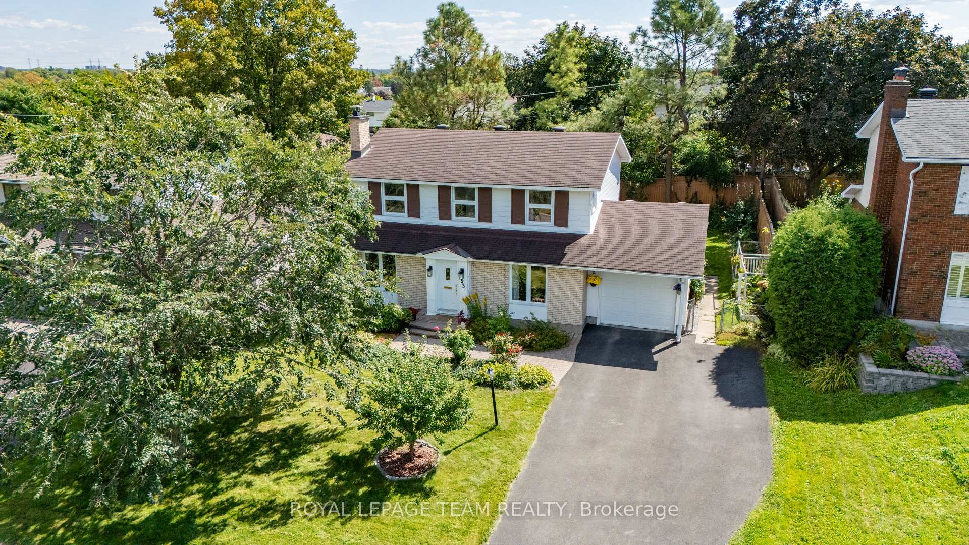 Photo 2 of 93 Beaver Ridge, Ottawa, City View/Skyline/Fisher Heights/Parkwood Hills — HOMEH