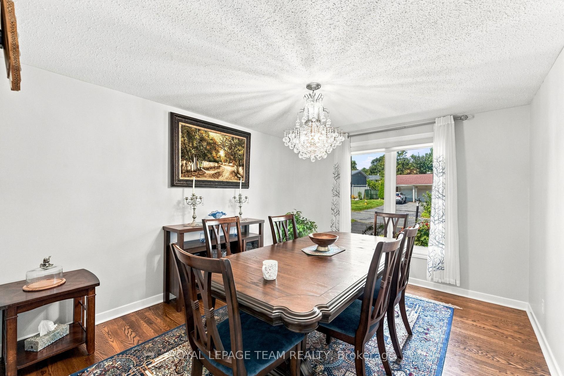 Photo 8 of 93 Beaver Ridge, Ottawa, City View/Skyline/Fisher Heights/Parkwood Hills — HOMEH