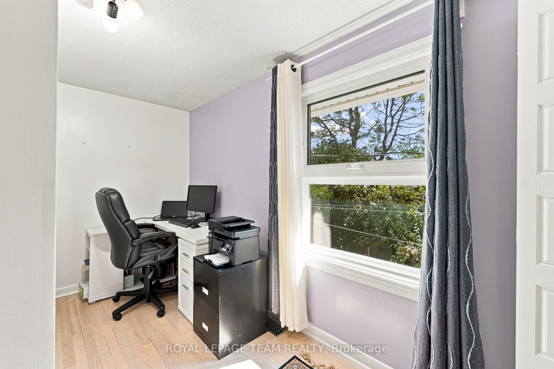 Photo 21 of 93 Beaver Ridge, Ottawa, City View/Skyline/Fisher Heights/Parkwood Hills — HOMEH