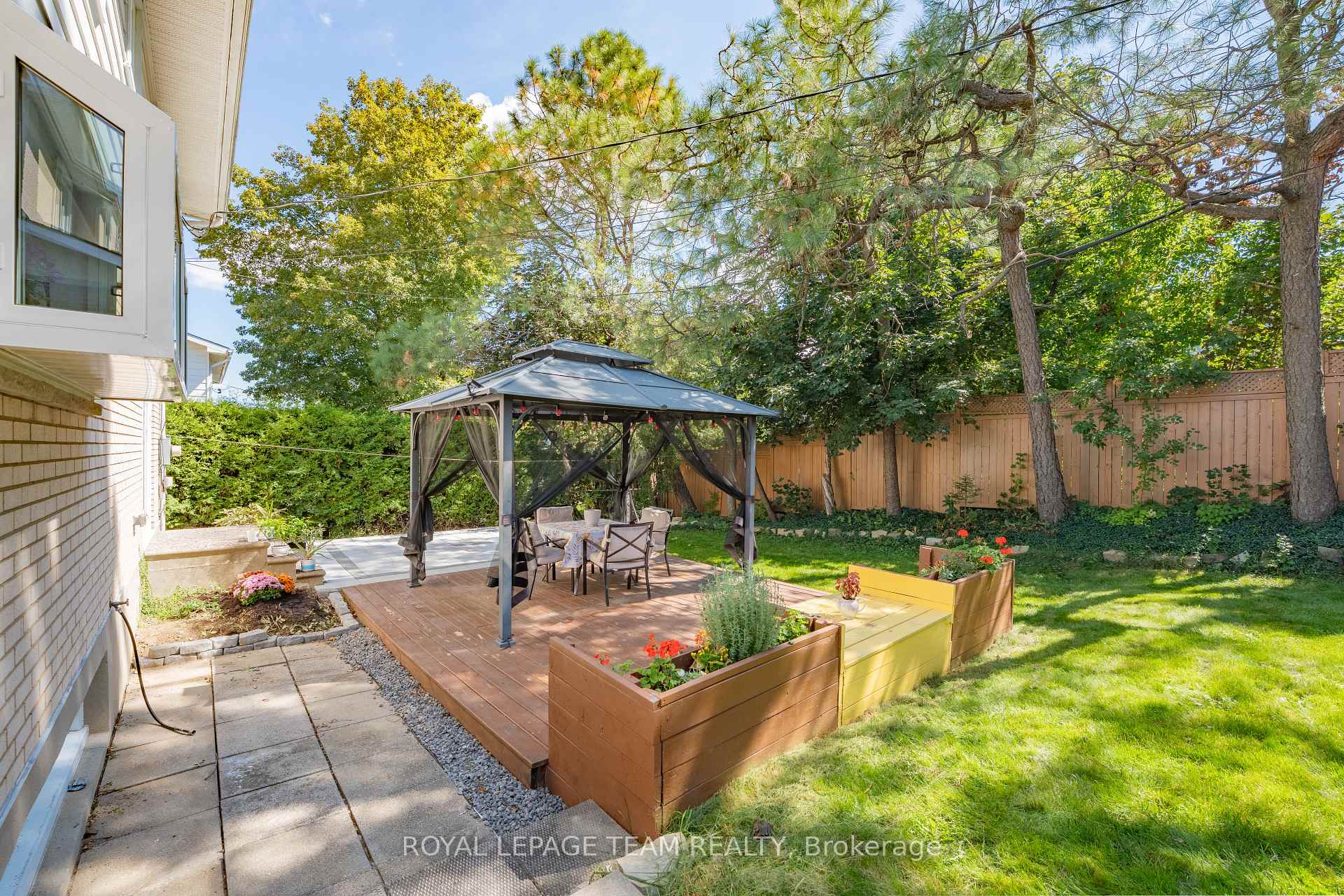 Photo 38 of 93 Beaver Ridge, Ottawa, City View/Skyline/Fisher Heights/Parkwood Hills — HOMEH