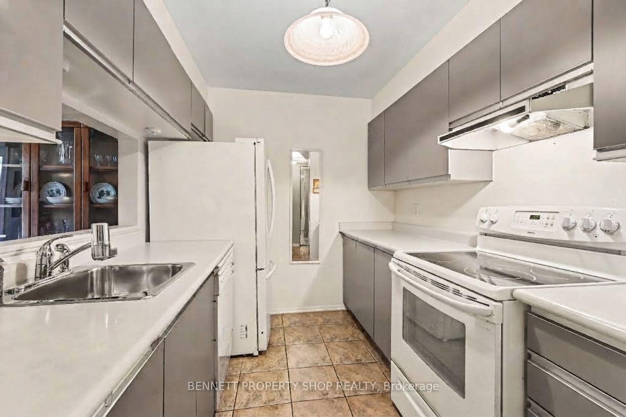 Photo 3 of Unit 106, 280 Brittany Drive, Ottawa, Viscount Alexander Park — HOMEH