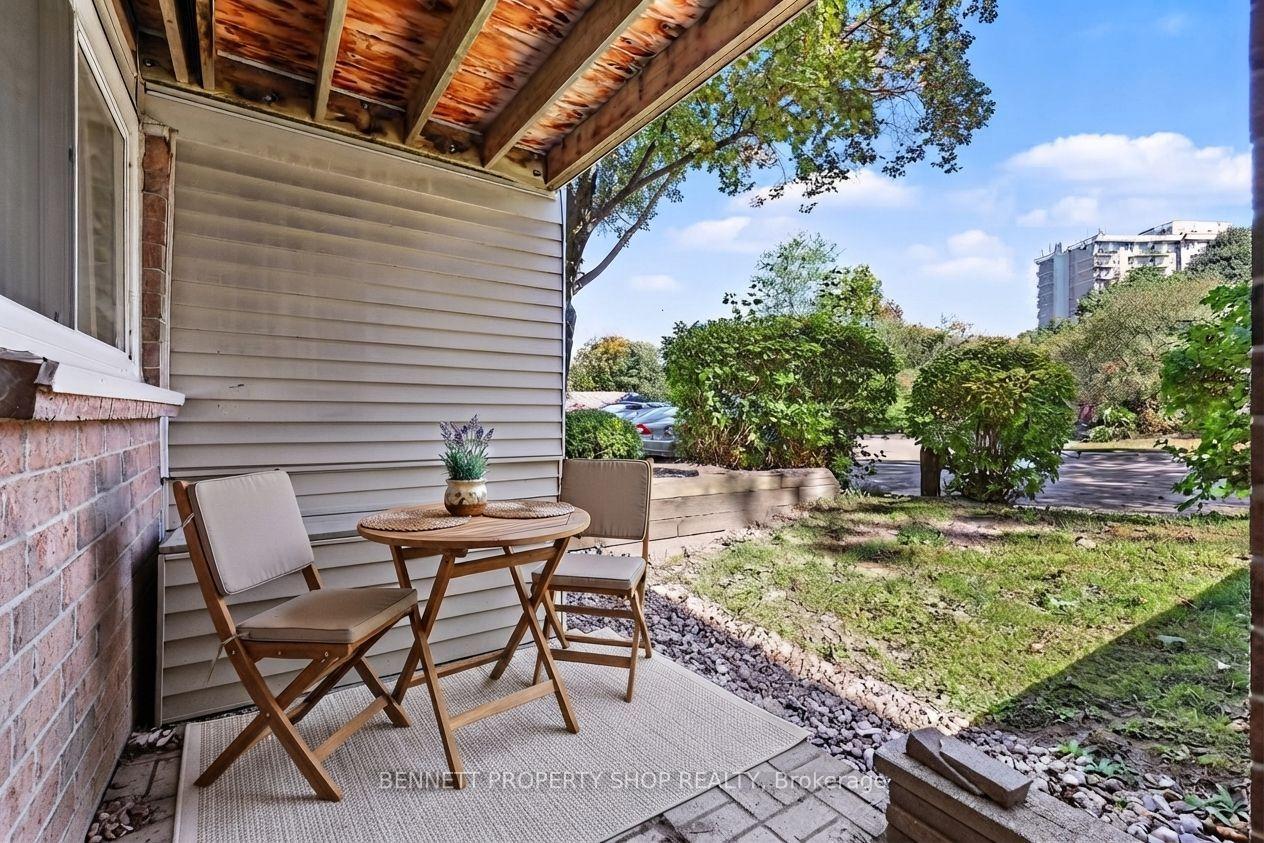 Photo 8 of Unit 106, 280 Brittany Drive, Ottawa, Viscount Alexander Park — HOMEH