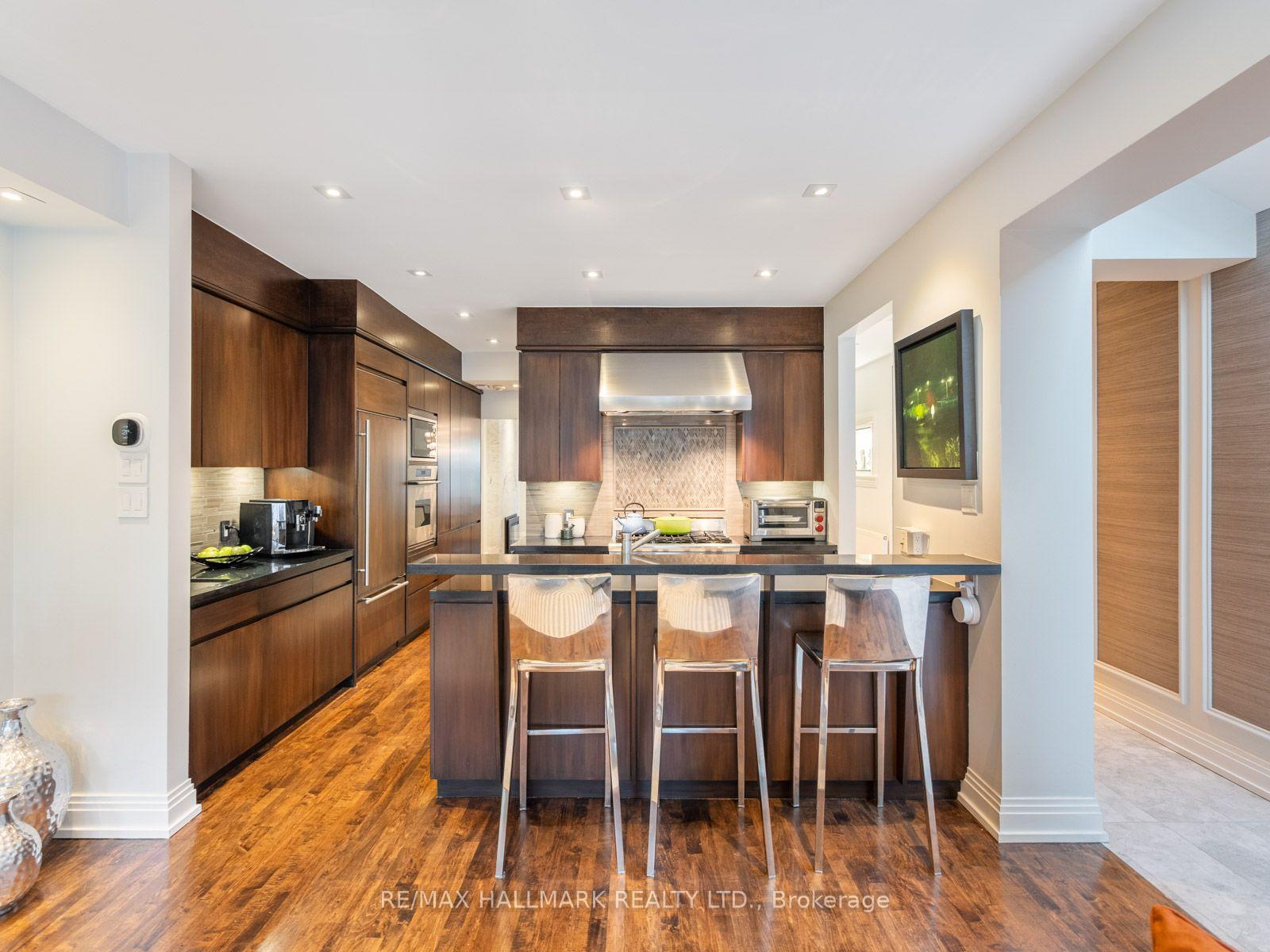 Photo 12 of 81 Macpherson Avenue, Toronto, The Annex — HOMEH