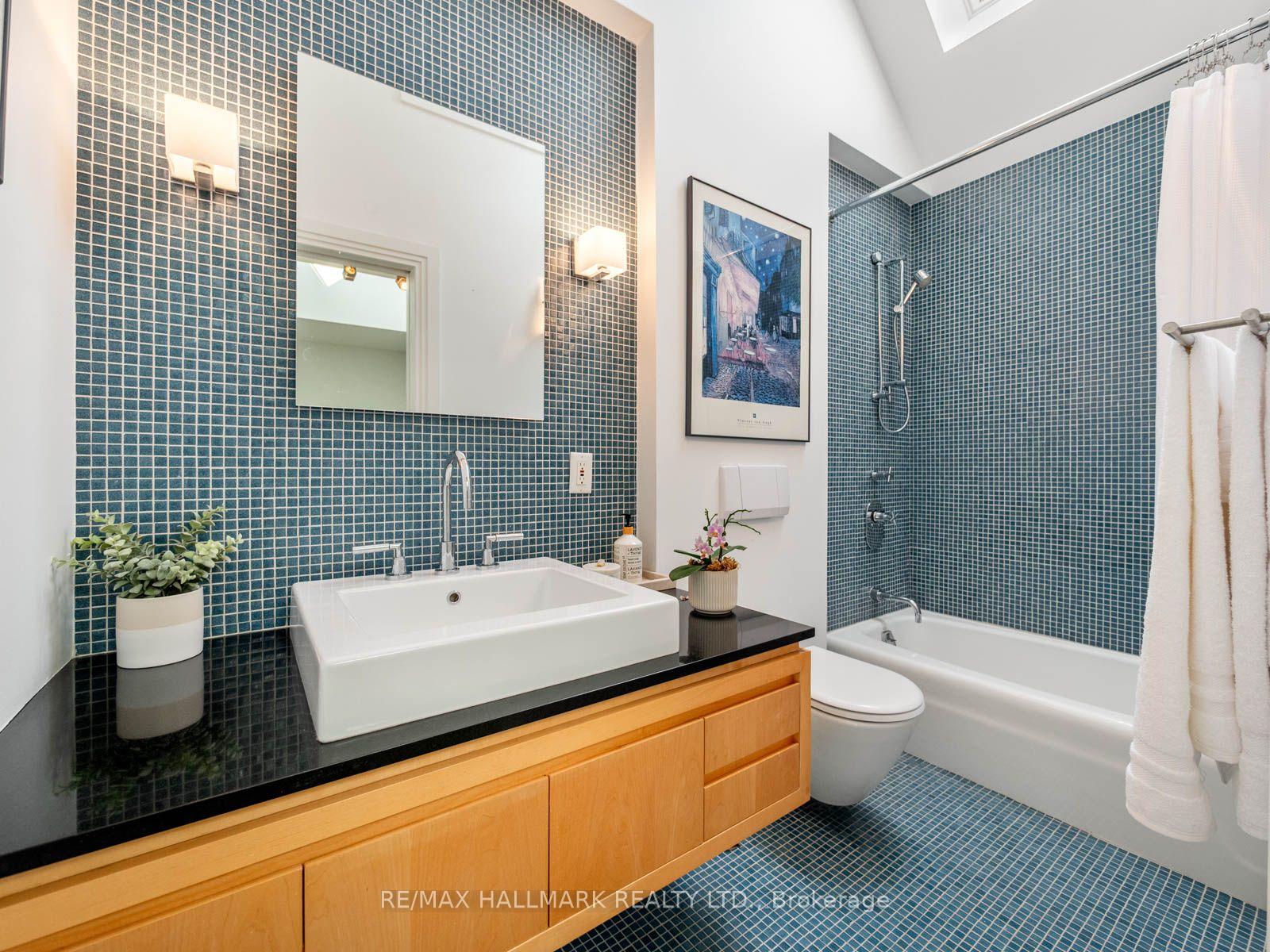 Photo 36 of 81 Macpherson Avenue, Toronto, The Annex — HOMEH