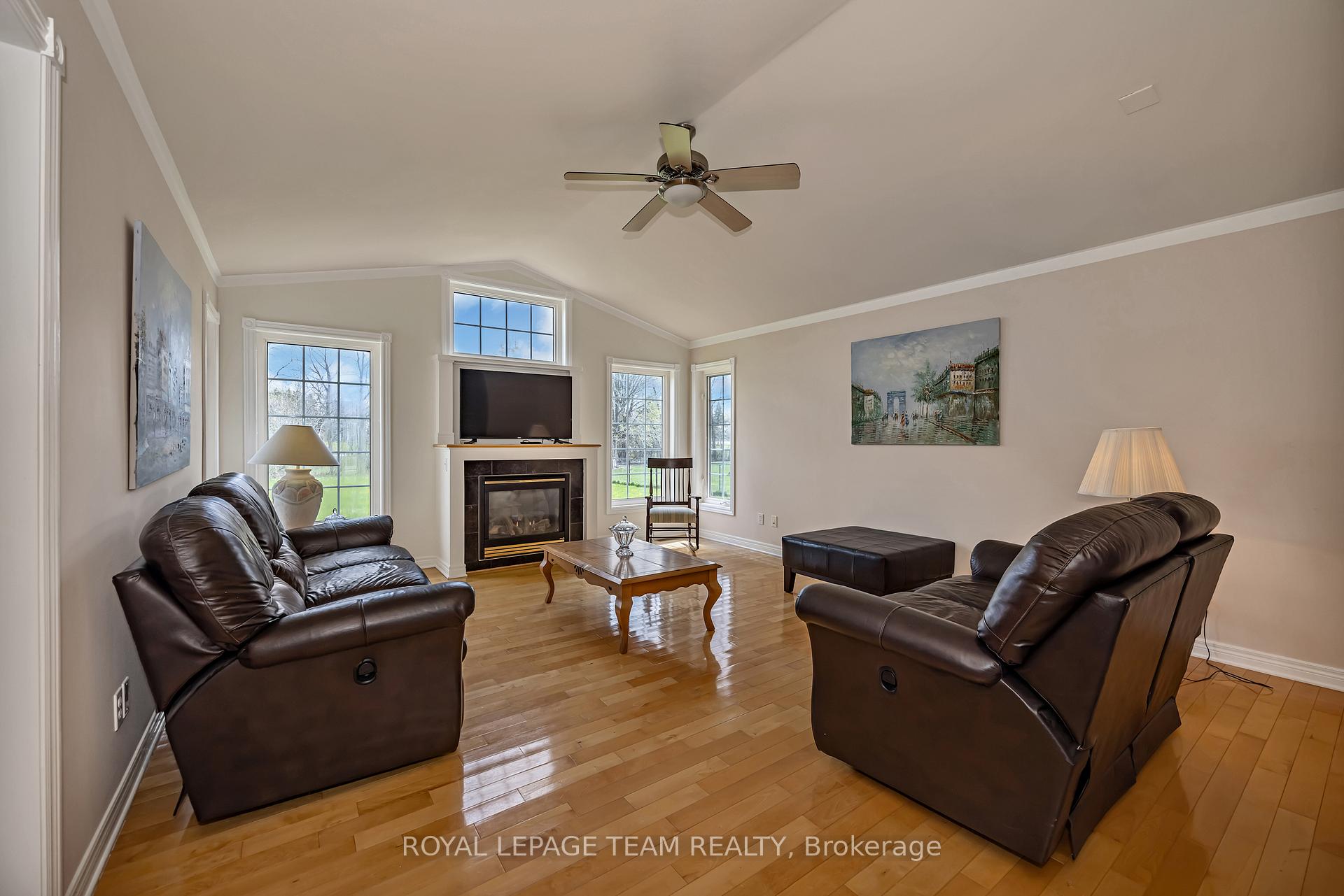 Photo 5 of 6668 Tommary Drive, Ottawa, Greely — HOMEH