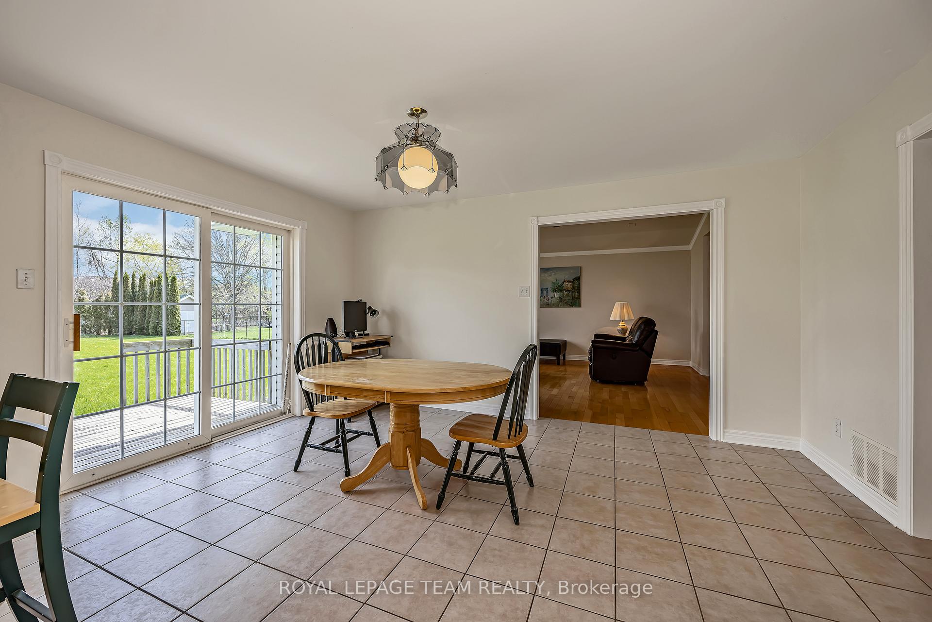 Photo 10 of 6668 Tommary Drive, Ottawa, Greely — HOMEH