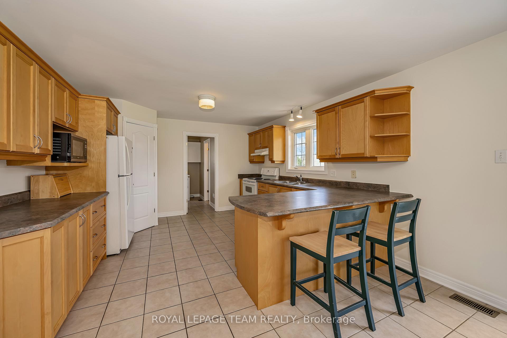 Photo 12 of 6668 Tommary Drive, Ottawa, Greely — HOMEH
