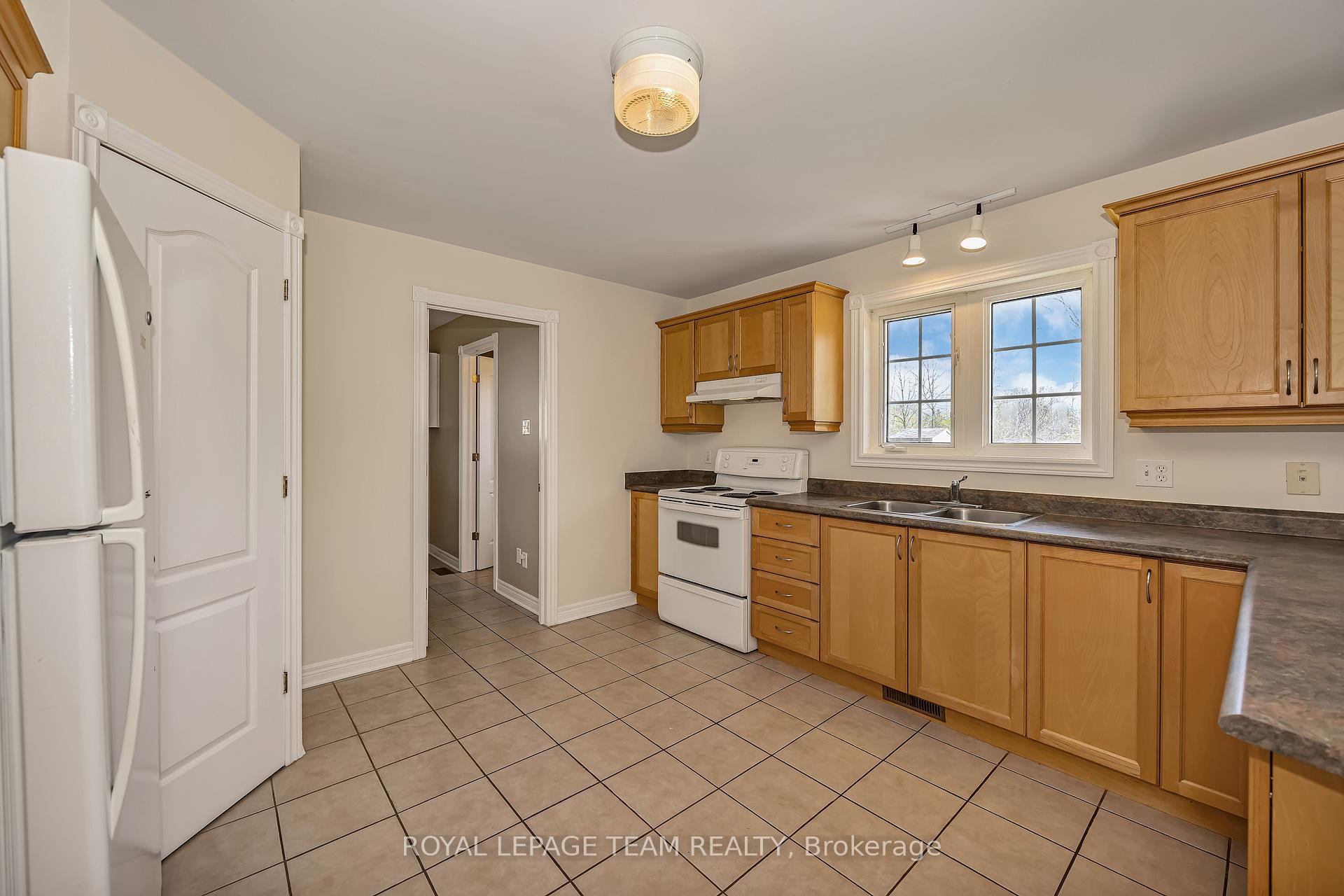 Photo 15 of 6668 Tommary Drive, Ottawa, Greely — HOMEH