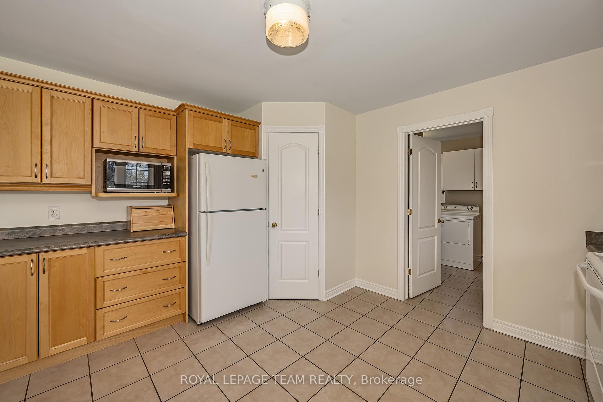 Photo 16 of 6668 Tommary Drive, Ottawa, Greely — HOMEH