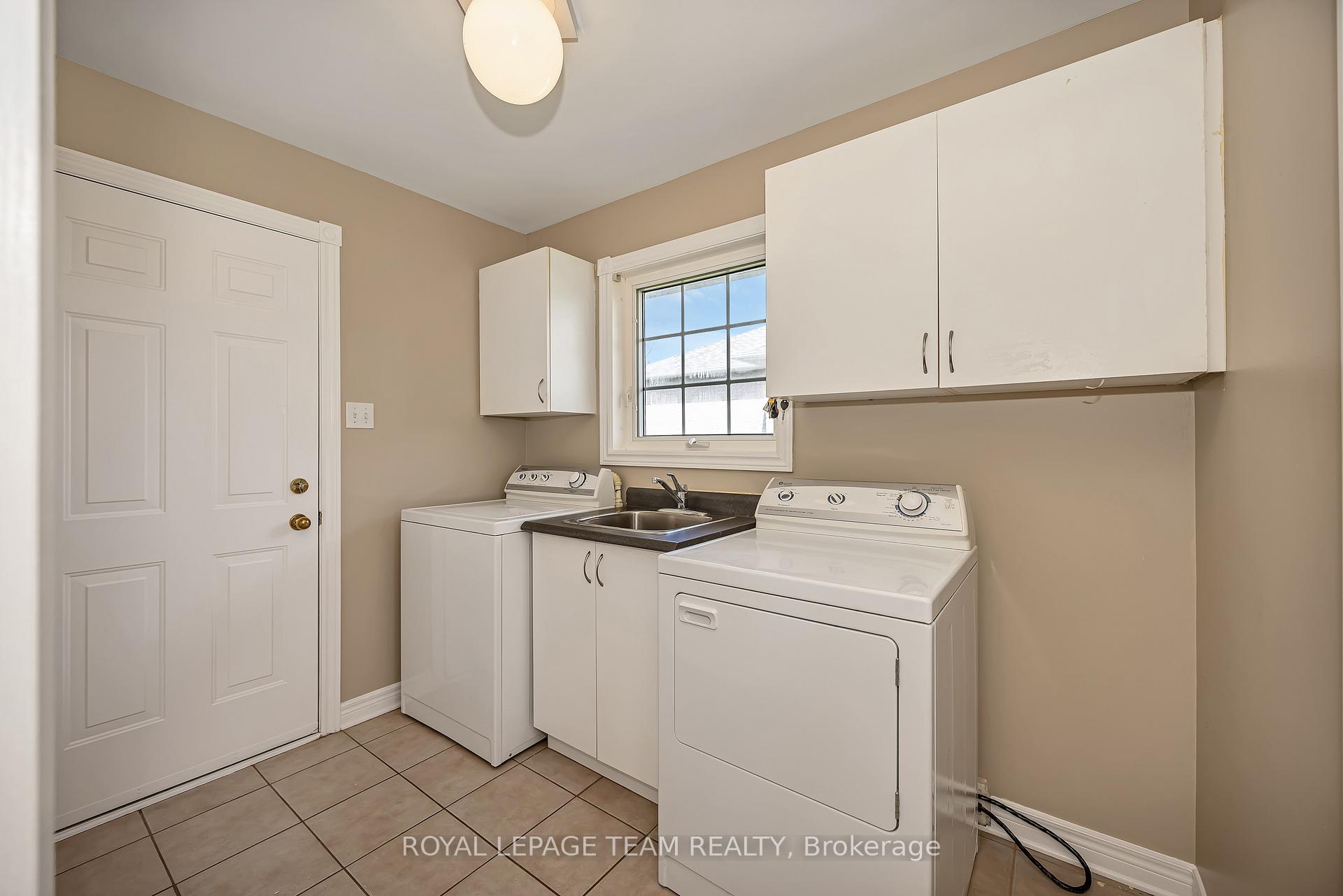 Photo 18 of 6668 Tommary Drive, Ottawa, Greely — HOMEH