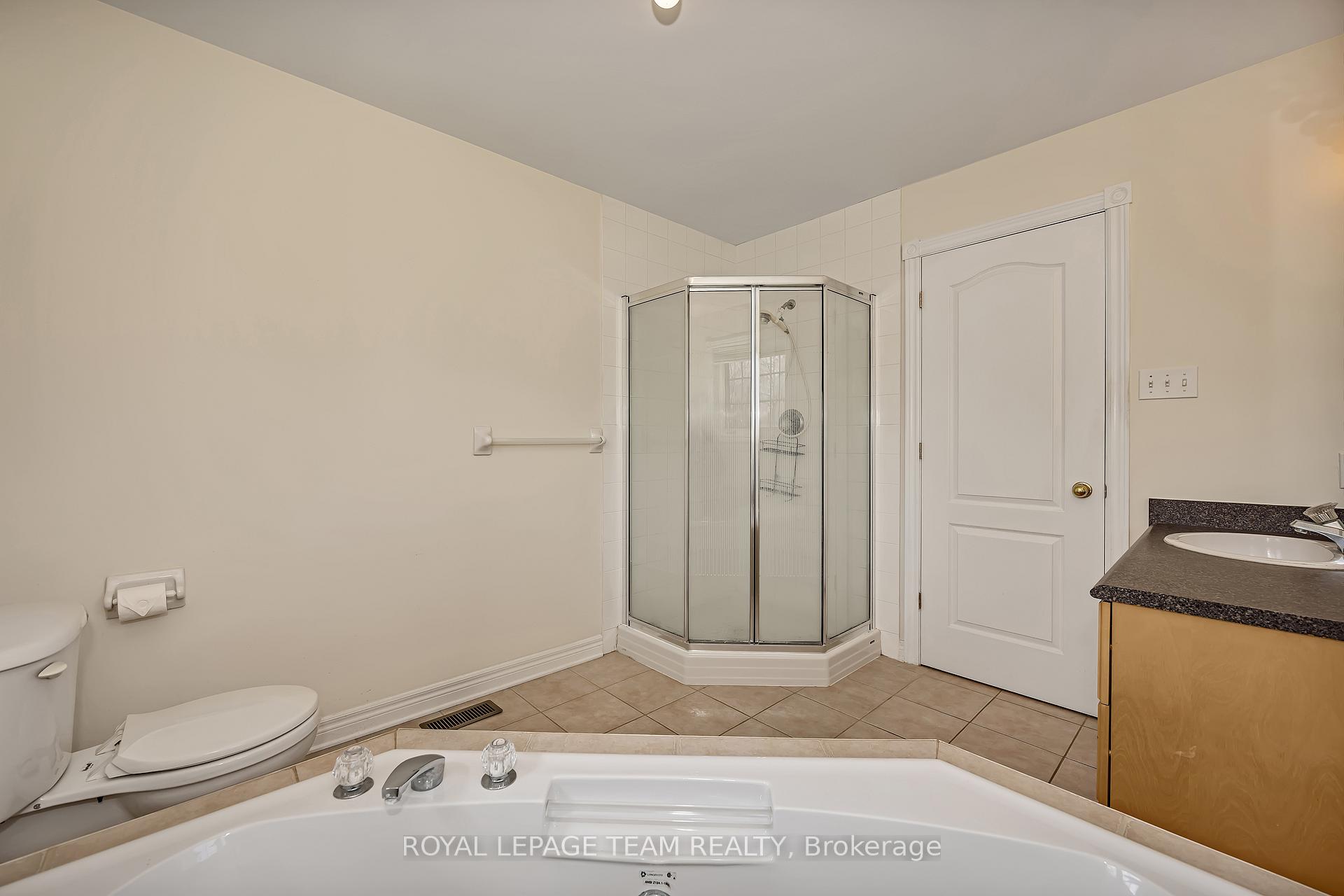 Photo 26 of 6668 Tommary Drive, Ottawa, Greely — HOMEH