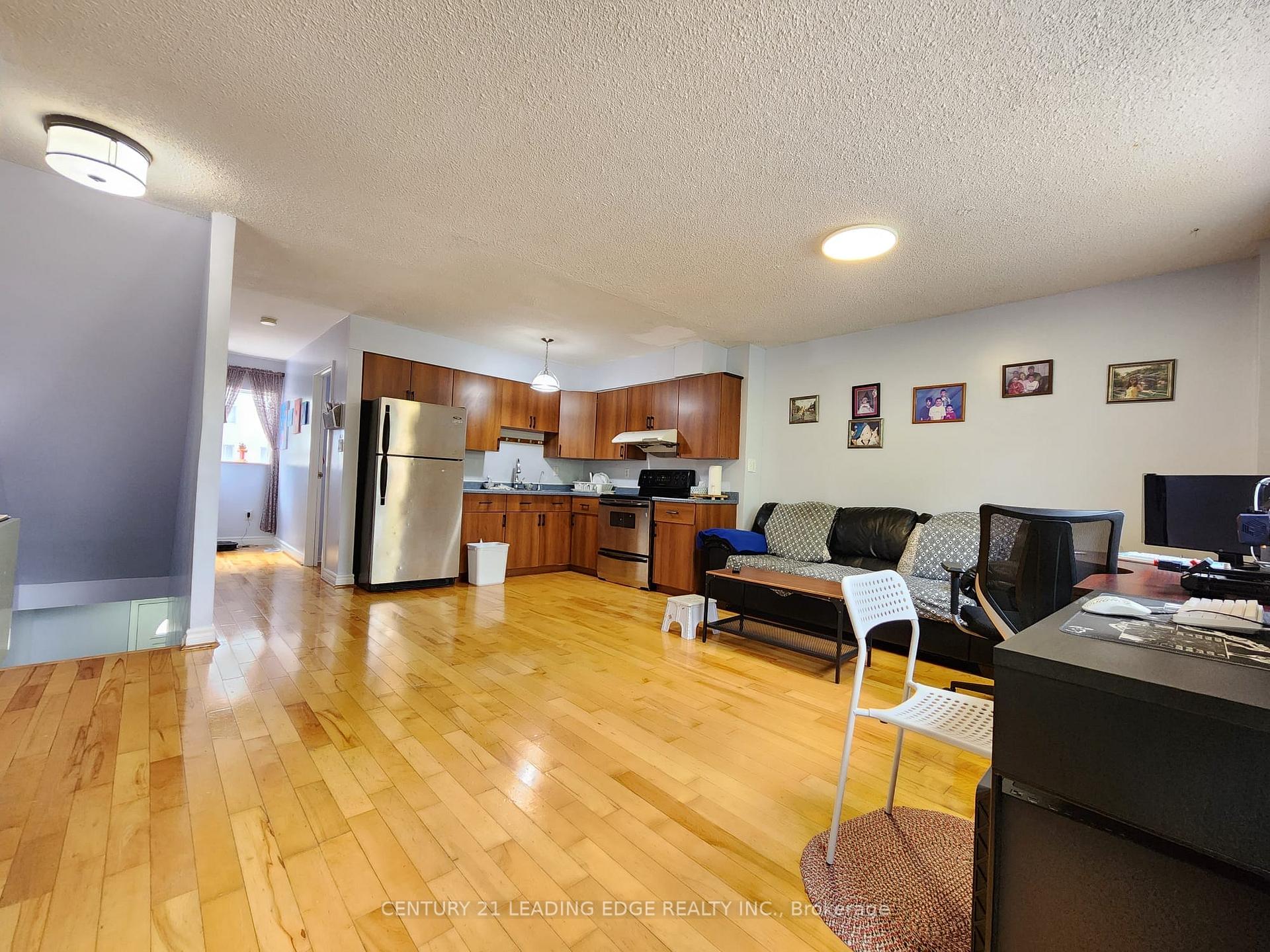 Photo 4 of Unit 82, 203 Lotherton Pathway, North York, Yorkdale-Glen Park — HOMEH