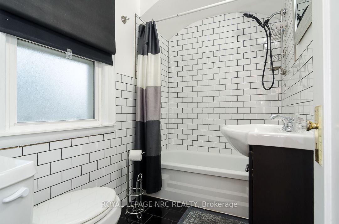 Photo 21 of 162 Aqueduct Street, Welland, Prince Charles — HOMEH
