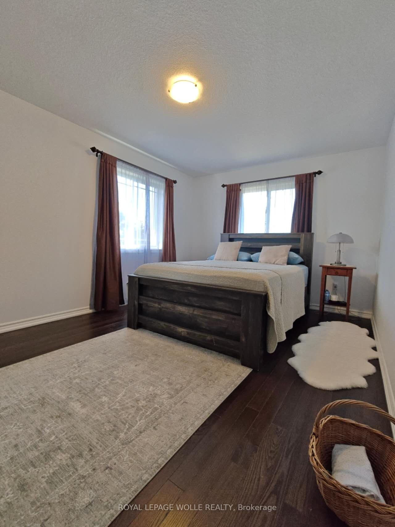 Photo 9 of 26 Wilkie Crescent, Guelph, Pineridge/Westminster Woods — HOMEH