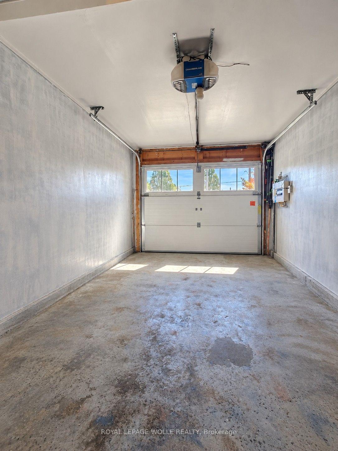 Photo 23 of 26 Wilkie Crescent, Guelph, Pineridge/Westminster Woods — HOMEH