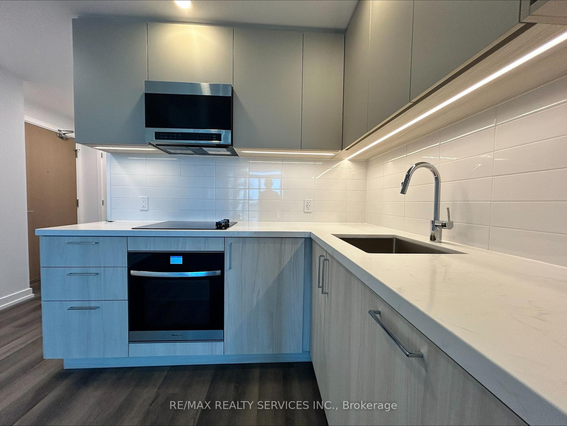Photo 3 of Unit 2105, 21 Meadowdale Road, Vaughan, Vaughan Corporate Centre — HOMEH