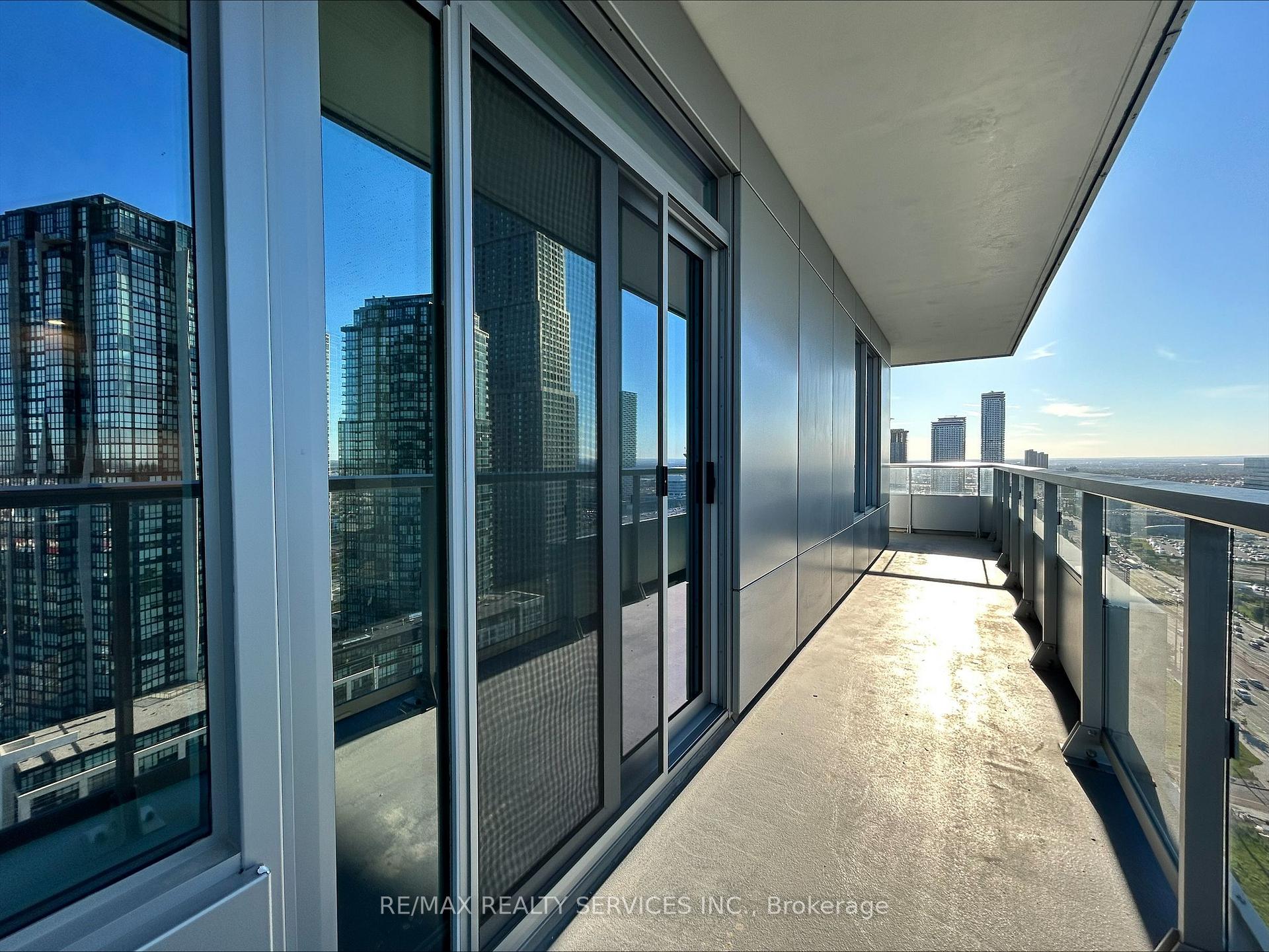 Photo 8 of Unit 2105, 21 Meadowdale Road, Vaughan, Vaughan Corporate Centre — HOMEH