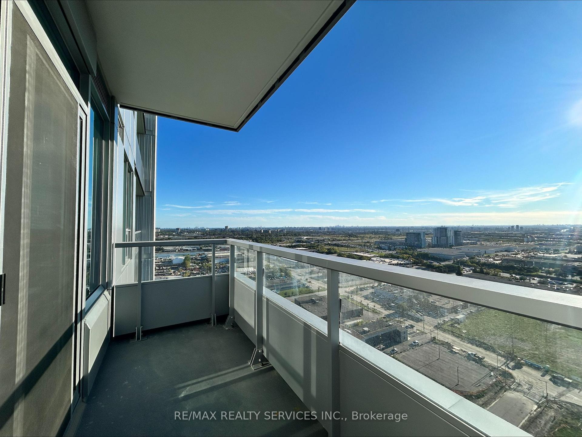 Photo 10 of Unit 2105, 21 Meadowdale Road, Vaughan, Vaughan Corporate Centre — HOMEH