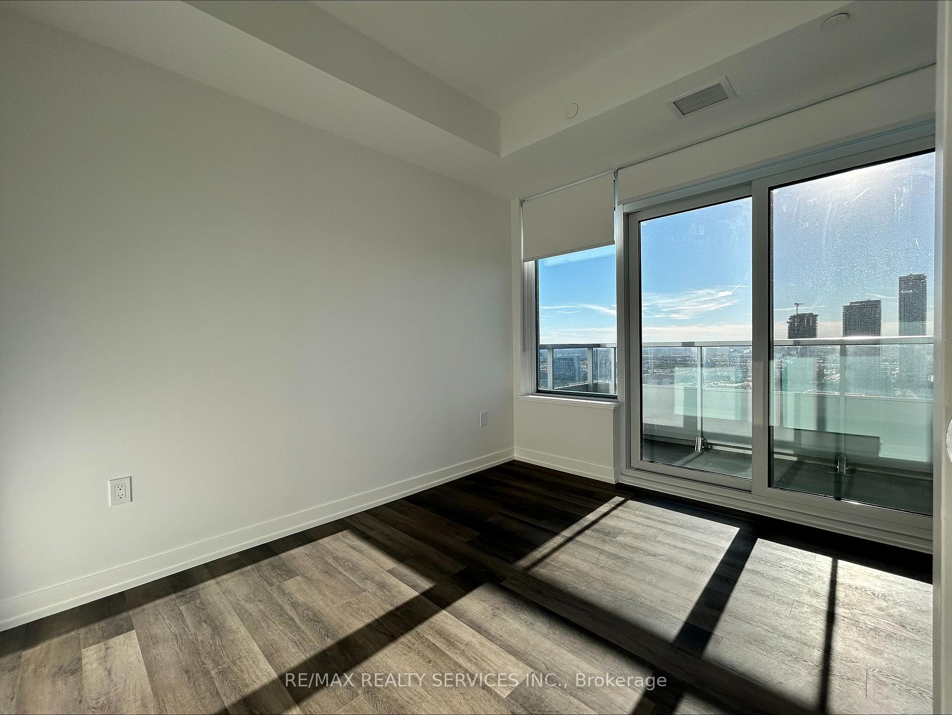 Photo 11 of Unit 2105, 21 Meadowdale Road, Vaughan, Vaughan Corporate Centre — HOMEH
