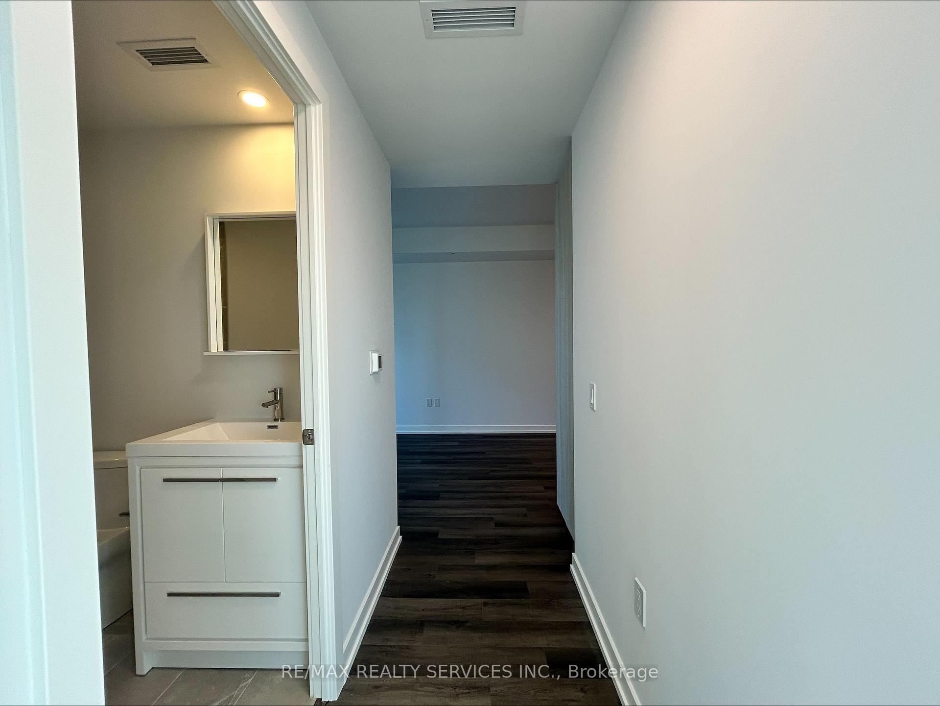 Photo 13 of Unit 2105, 21 Meadowdale Road, Vaughan, Vaughan Corporate Centre — HOMEH