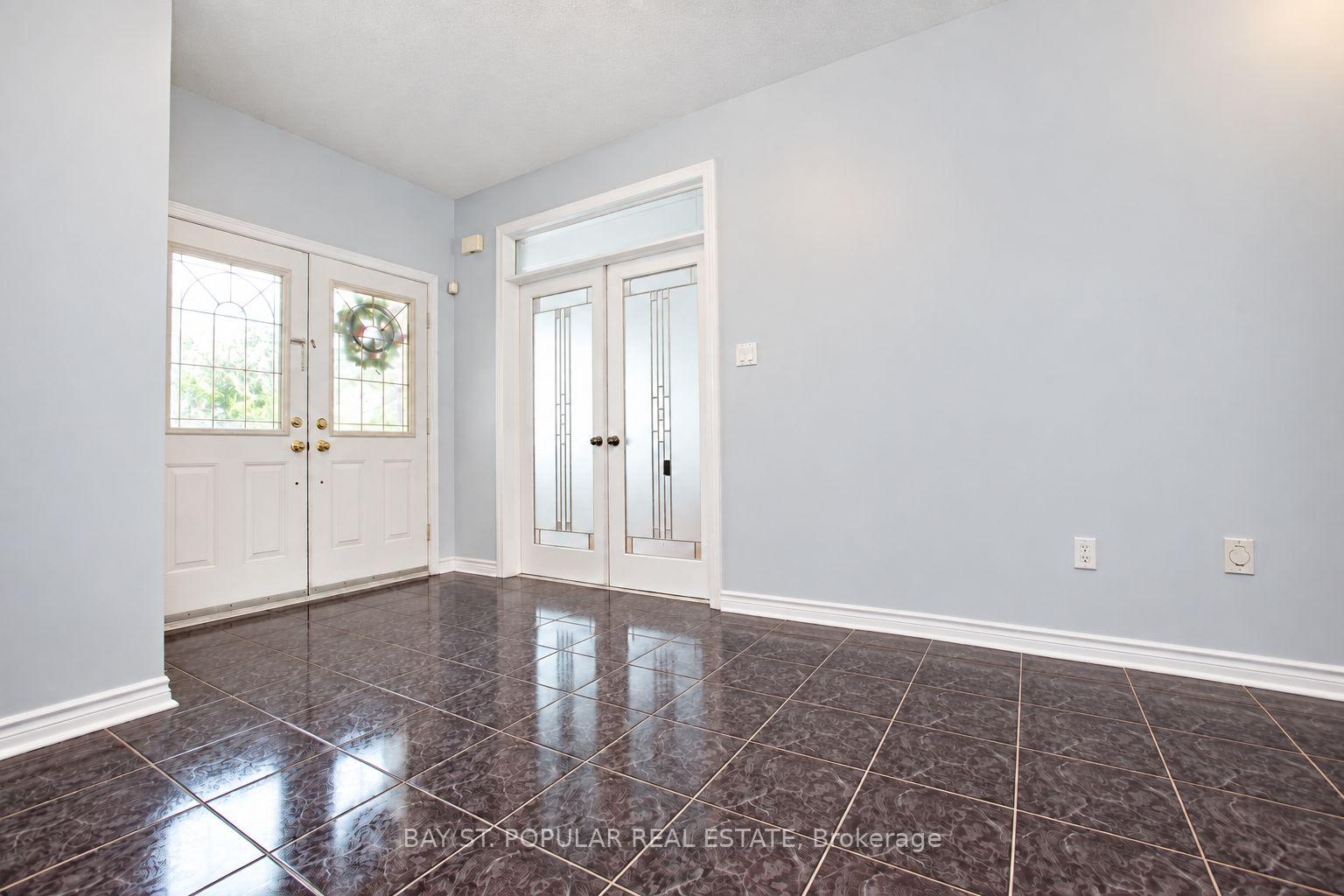 Photo 3 of 25 Subrisco Avenue, Richmond Hill, Devonsleigh — HOMEH