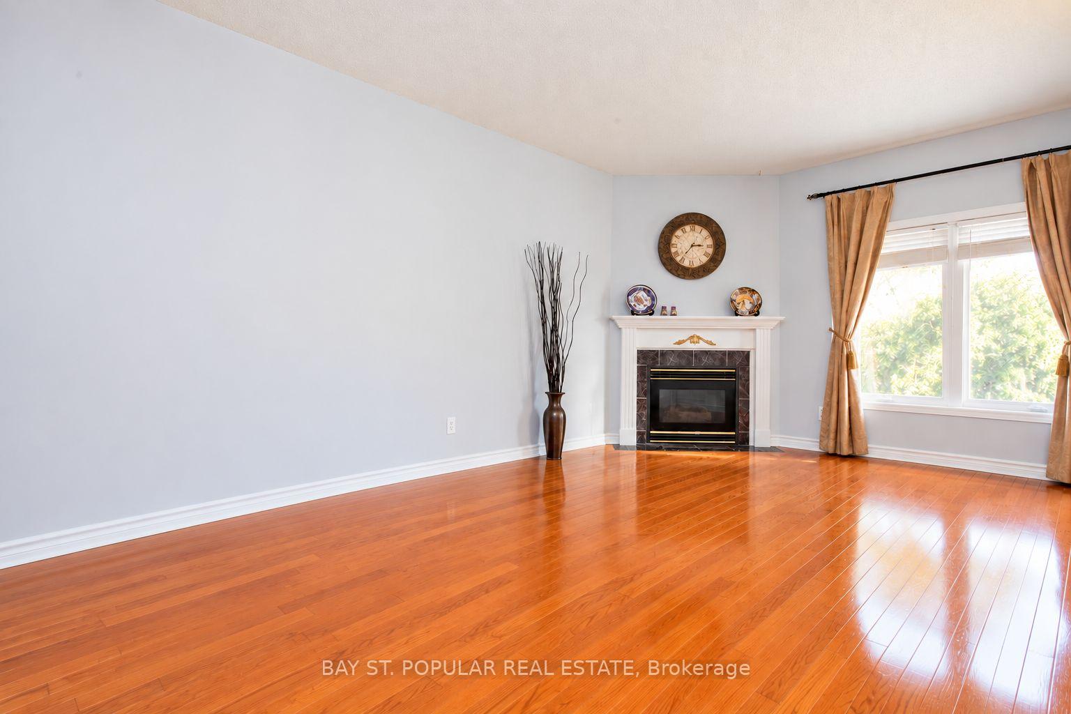 Photo 6 of 25 Subrisco Avenue, Richmond Hill, Devonsleigh — HOMEH